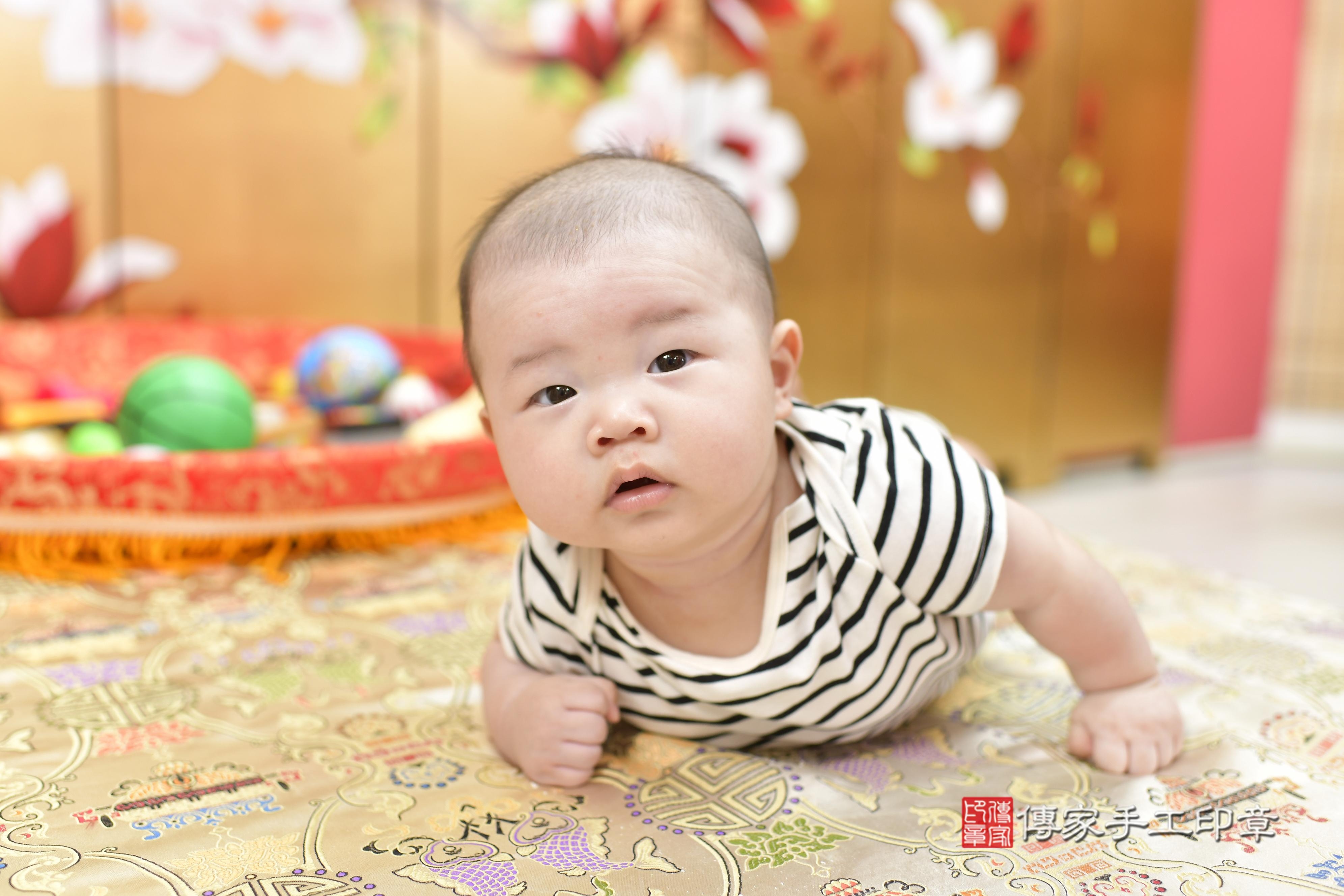 傳家手工印章新竹店、抓周、度脺、中國風會場、傳家嬰兒古禮、吉祥話、抓周道具物品24種、拍照。抓周證書。寶寶抓周、滿周歲、生日快樂、祝福 傳家手工印章新竹店、抓周、度脺、中國風會場、傳家嬰兒古禮、吉祥話、抓周道具物品24種、拍照。抓周證書。寶寶抓周、滿周歲、生日快樂、祝福