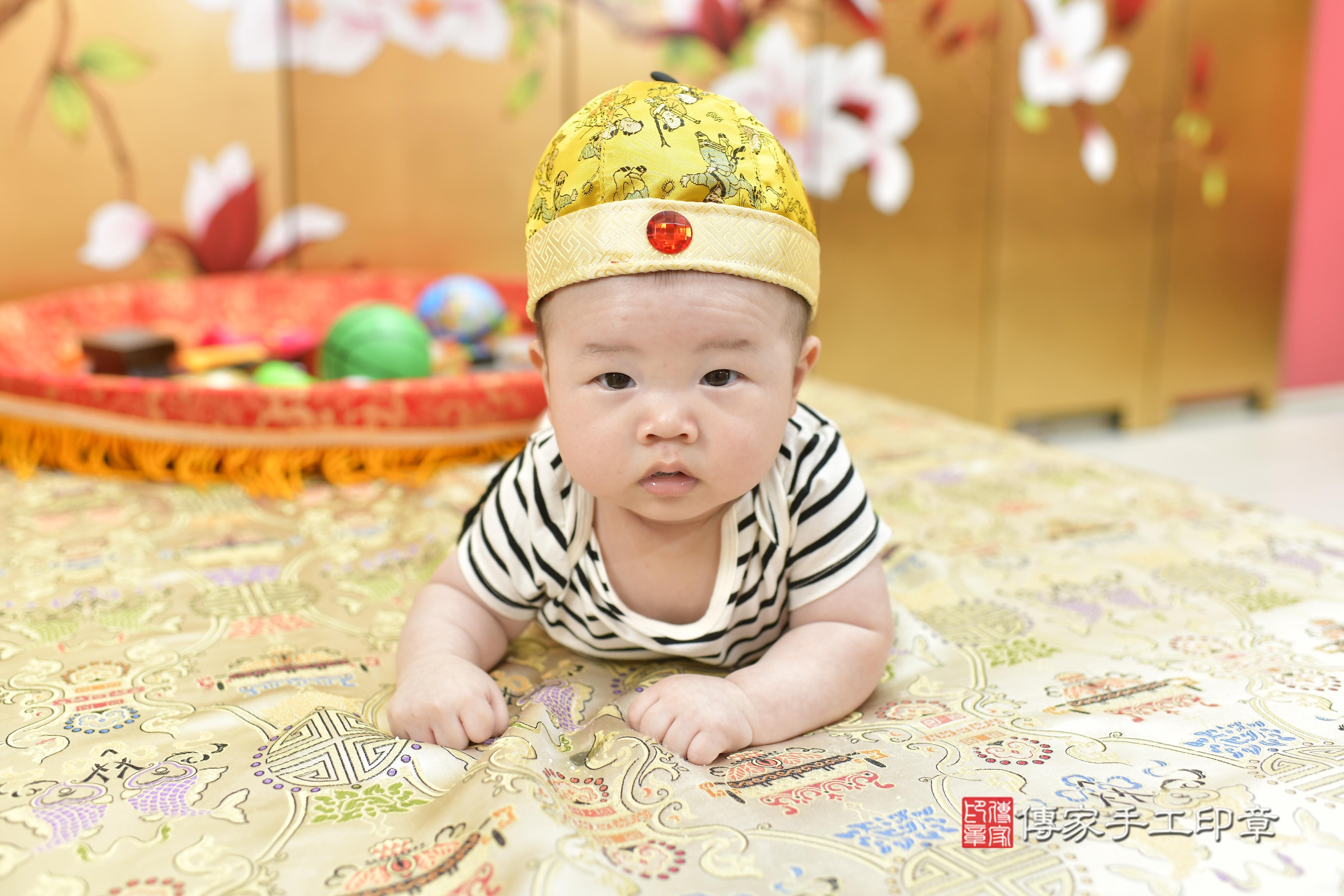 傳家手工印章新竹店、抓周、度脺、中國風會場、傳家嬰兒古禮、吉祥話、抓周道具物品24種、拍照。抓周證書。寶寶抓周、滿周歲、生日快樂、祝福 傳家手工印章新竹店、抓周、度脺、中國風會場、傳家嬰兒古禮、吉祥話、抓周道具物品24種、拍照。抓周證書。寶寶抓周、滿周歲、生日快樂、祝福