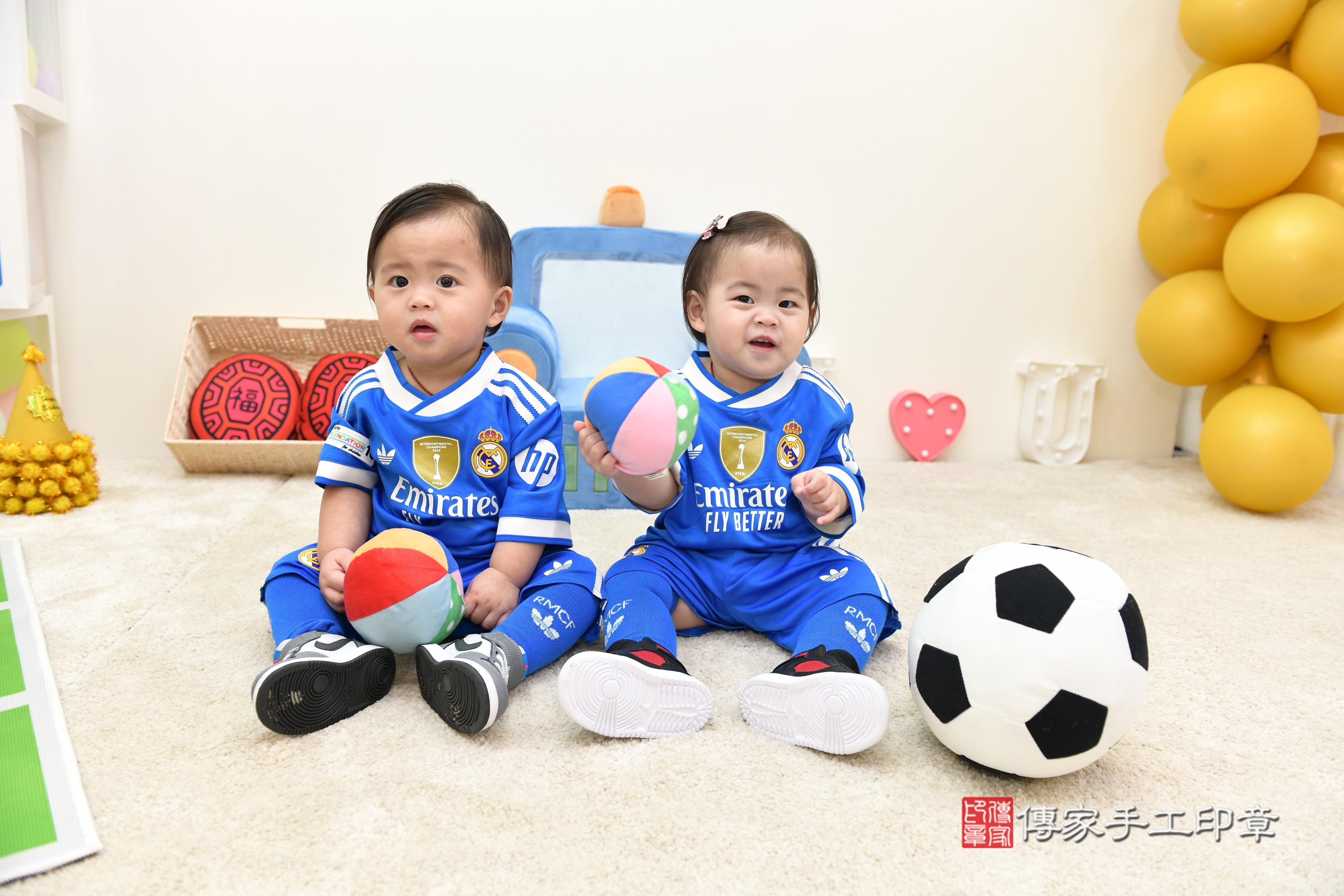 傳家手工印章台南店、抓周、度脺、美式風會場、傳家嬰兒古禮、吉祥話、抓周道具物品24種、拍照。抓周證書。寶寶抓周、滿周歲、生日快樂、祝福 傳家手工印章台南店、抓周、度脺、美式風會場、傳家嬰兒古禮、吉祥話、抓周道具物品24種、拍照。抓周證書。寶寶抓周、滿周歲、生日快樂、祝福