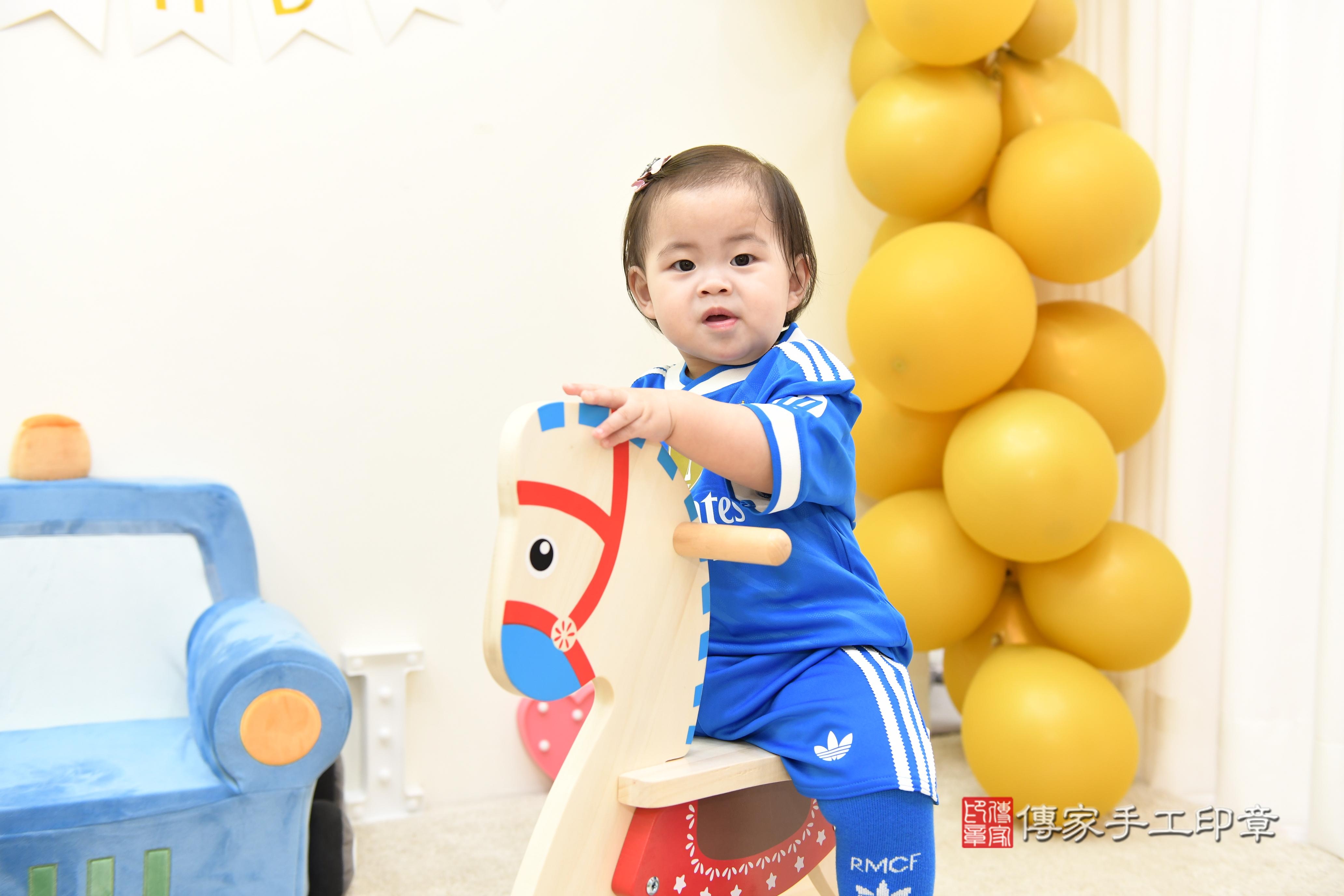 傳家手工印章台南店、抓周、度脺、美式風會場、傳家嬰兒古禮、吉祥話、抓周道具物品24種、拍照。抓周證書。寶寶抓周、滿周歲、生日快樂、祝福 傳家手工印章台南店、抓周、度脺、美式風會場、傳家嬰兒古禮、吉祥話、抓周道具物品24種、拍照。抓周證書。寶寶抓周、滿周歲、生日快樂、祝福