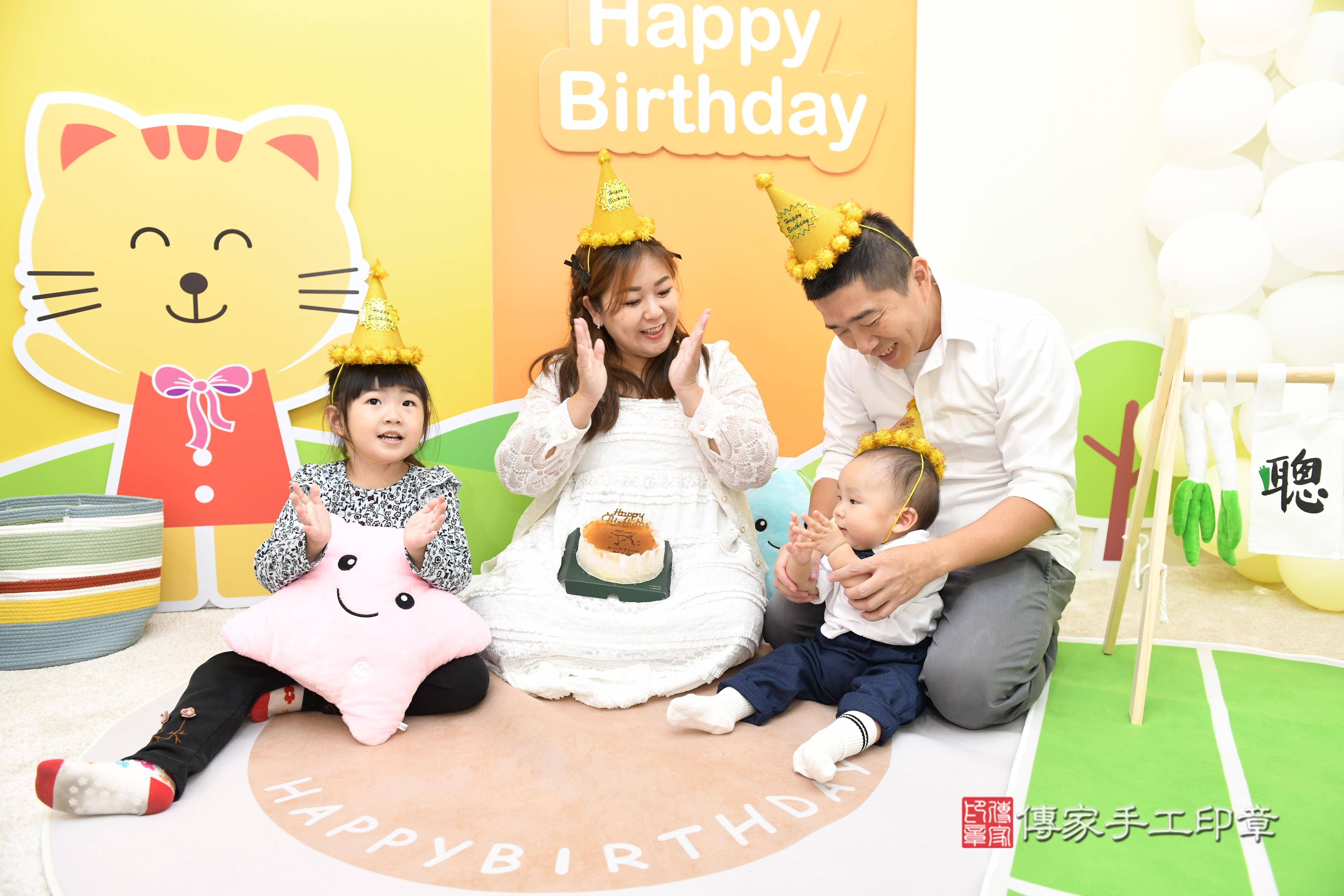 傳家手工印章台南店、抓周、度脺、美式風會場、傳家嬰兒古禮、吉祥話、抓周道具物品24種、拍照。抓周證書。寶寶抓周、滿周歲、生日快樂、祝福 傳家手工印章台南店、抓周、度脺、美式風會場、傳家嬰兒古禮、吉祥話、抓周道具物品24種、拍照。抓周證書。寶寶抓周、滿周歲、生日快樂、祝福