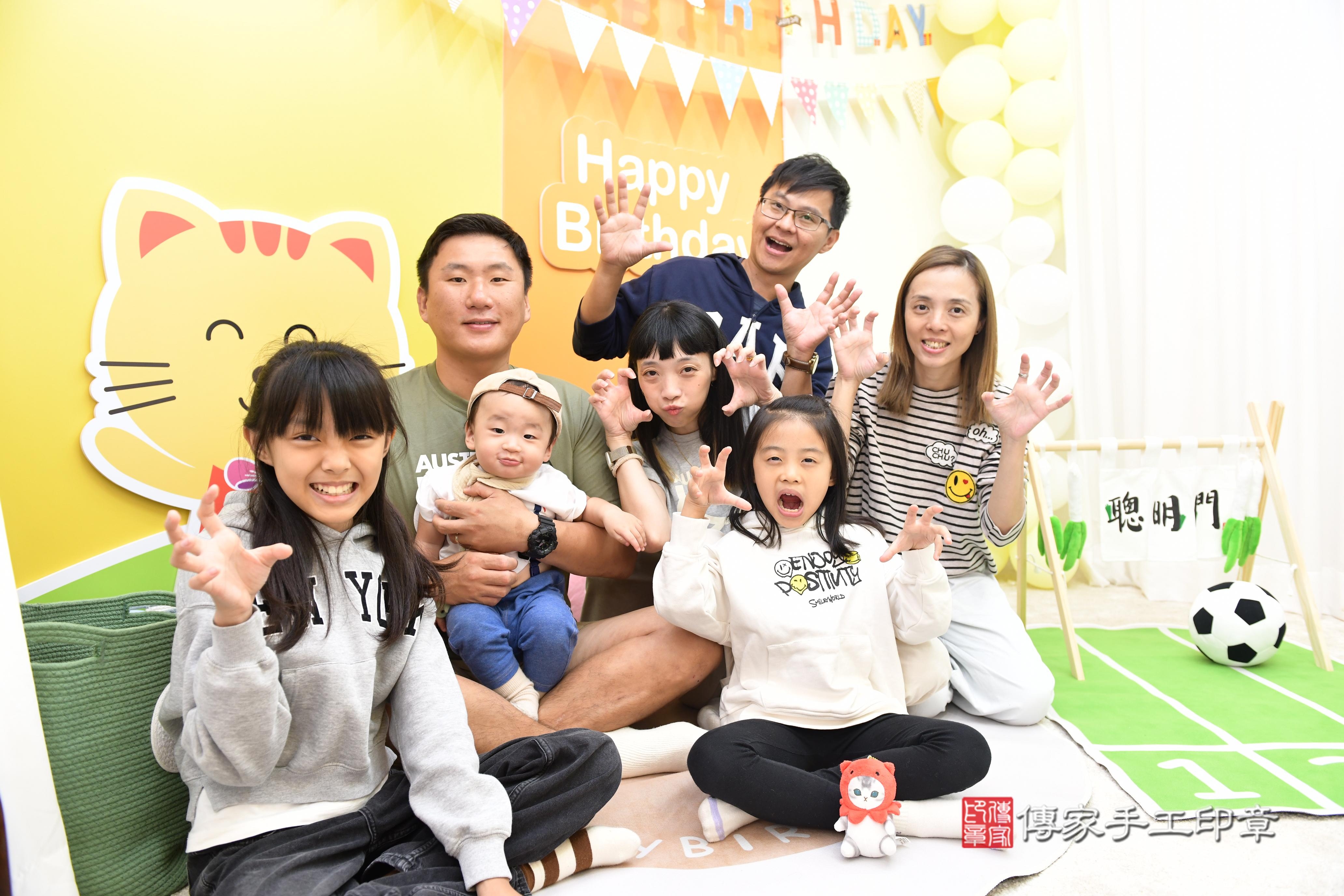 傳家手工印章台南店、抓周、度脺、美式風會場、傳家嬰兒古禮、吉祥話、抓周道具物品24種、拍照。抓周證書。寶寶抓周、滿周歲、生日快樂、祝福 傳家手工印章台南店、抓周、度脺、美式風會場、傳家嬰兒古禮、吉祥話、抓周道具物品24種、拍照。抓周證書。寶寶抓周、滿周歲、生日快樂、祝福