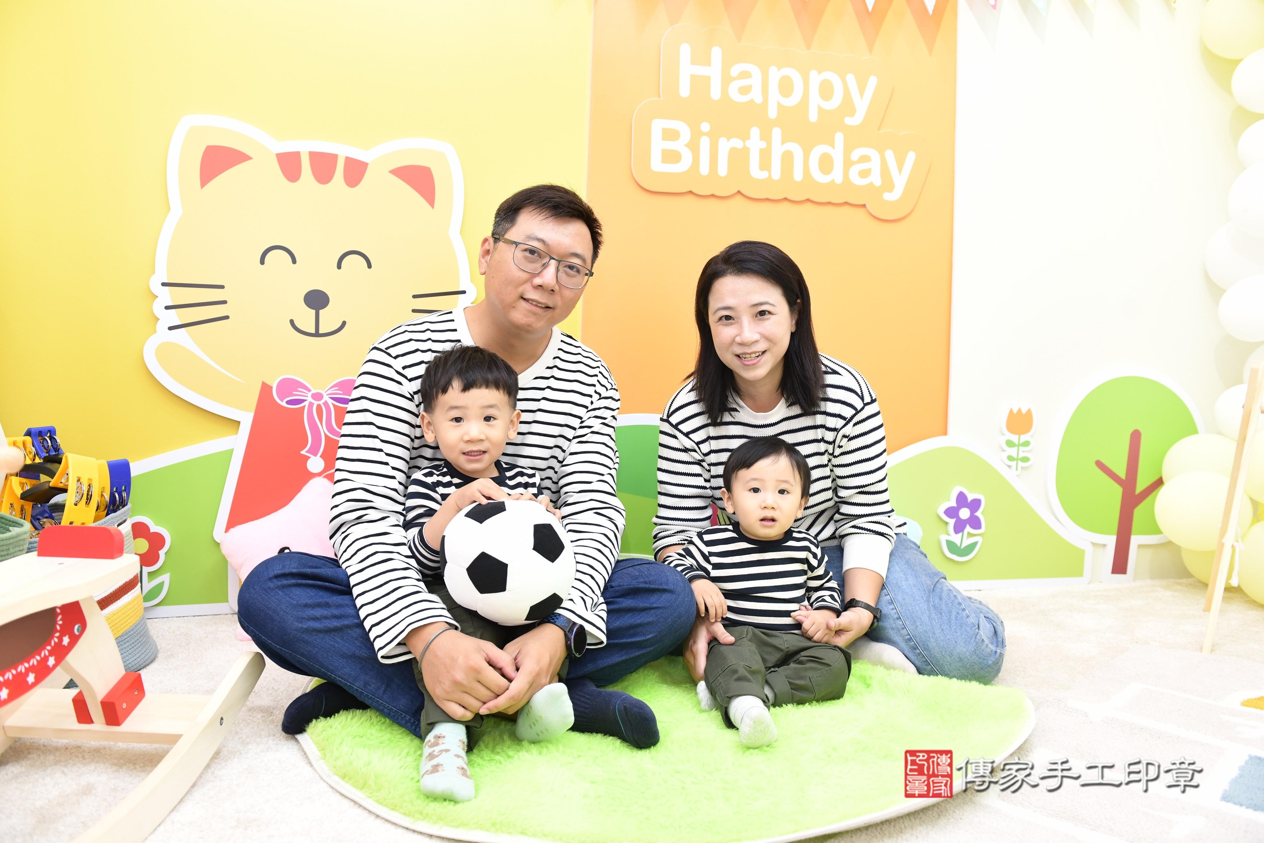 傳家手工印章台南店、抓周、度脺、美式風會場、傳家嬰兒古禮、吉祥話、抓周道具物品24種、拍照。抓周證書。寶寶抓周、滿周歲、生日快樂、祝福 傳家手工印章台南店、抓周、度脺、美式風會場、傳家嬰兒古禮、吉祥話、抓周道具物品24種、拍照。抓周證書。寶寶抓周、滿周歲、生日快樂、祝福