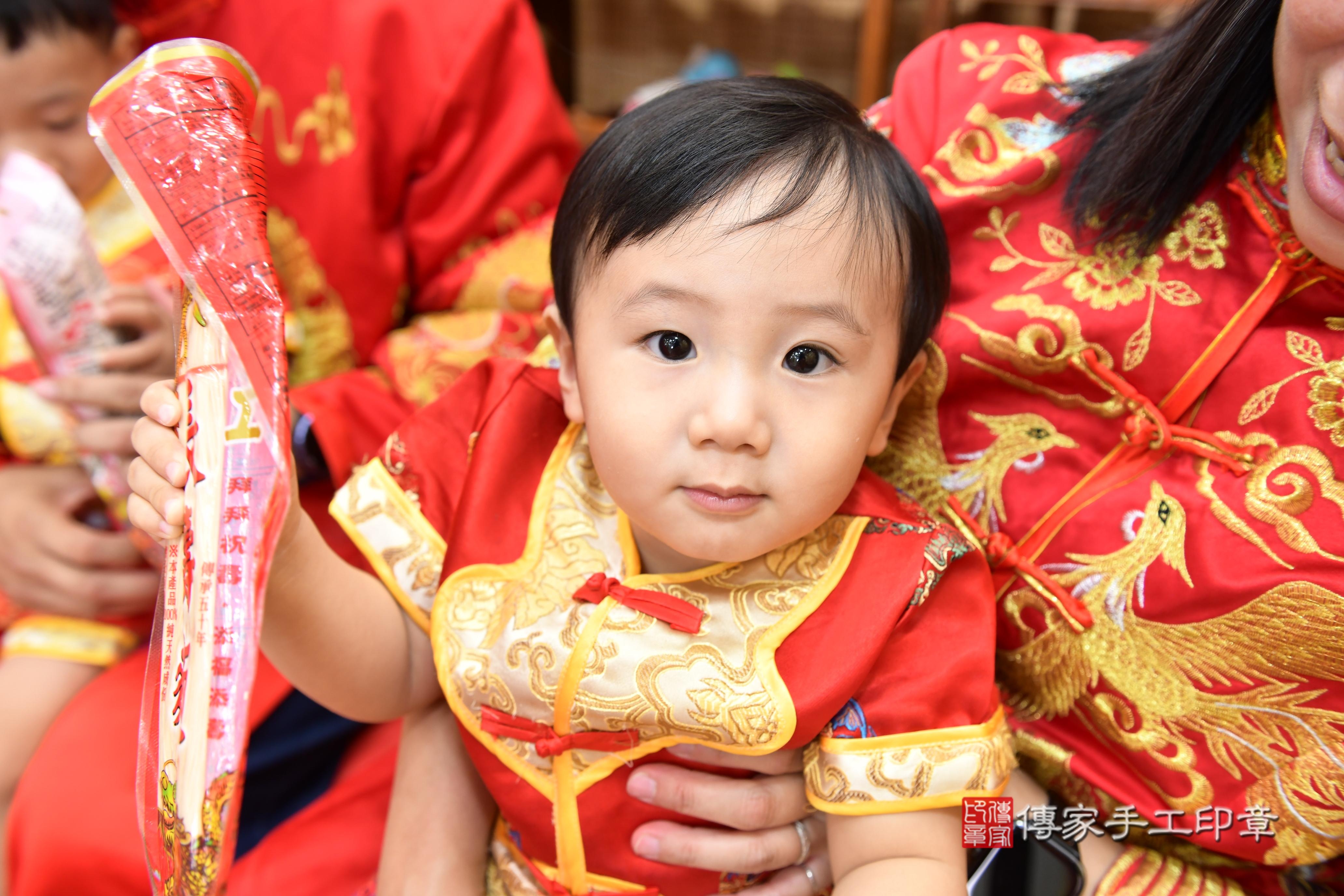 傳家手工印章台南店、抓周、度脺、美式風會場、傳家嬰兒古禮、吉祥話、抓周道具物品24種、拍照。抓周證書。寶寶抓周、滿周歲、生日快樂、祝福 傳家手工印章台南店、抓周、度脺、美式風會場、傳家嬰兒古禮、吉祥話、抓周道具物品24種、拍照。抓周證書。寶寶抓周、滿周歲、生日快樂、祝福