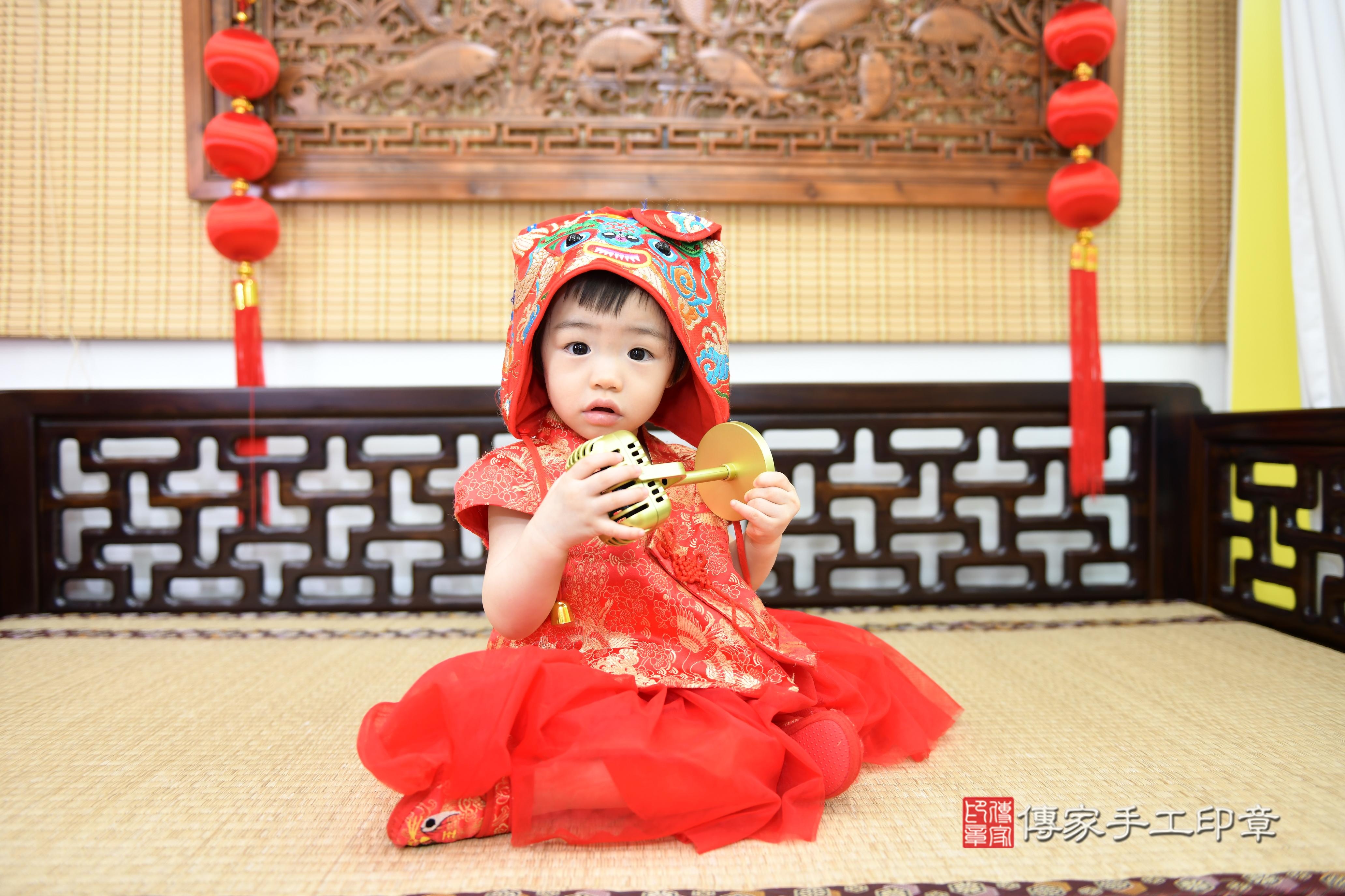 傳家手工印章台南店、抓周、度脺、美式風會場、傳家嬰兒古禮、吉祥話、抓周道具物品24種、拍照。抓周證書。寶寶抓周、滿周歲、生日快樂、祝福 傳家手工印章台南店、抓周、度脺、美式風會場、傳家嬰兒古禮、吉祥話、抓周道具物品24種、拍照。抓周證書。寶寶抓周、滿周歲、生日快樂、祝福