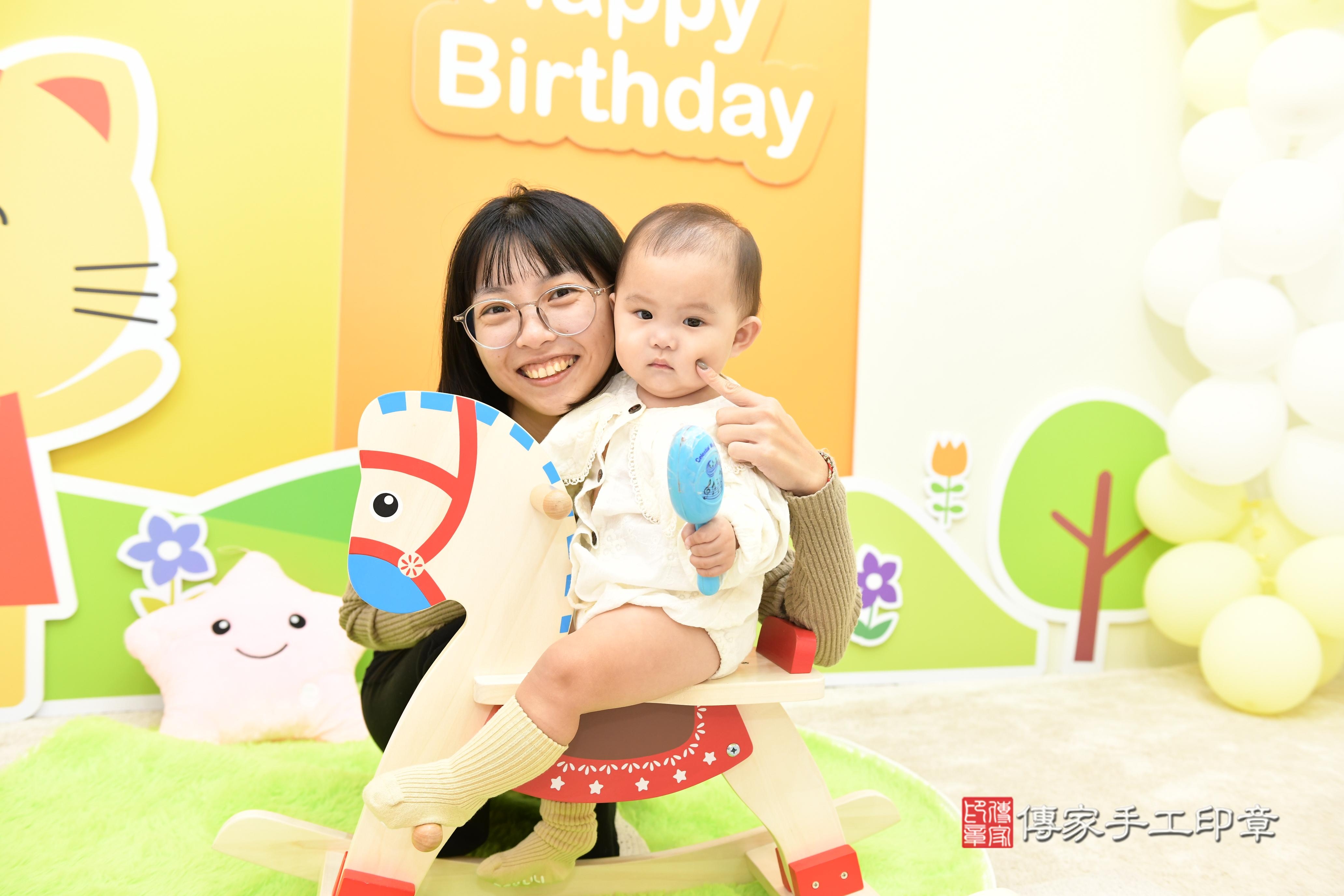 傳家手工印章台南店、抓周、度脺、美式風會場、傳家嬰兒古禮、吉祥話、抓周道具物品24種、拍照。抓周證書。寶寶抓周、滿周歲、生日快樂、祝福 傳家手工印章台南店、抓周、度脺、美式風會場、傳家嬰兒古禮、吉祥話、抓周道具物品24種、拍照。抓周證書。寶寶抓周、滿周歲、生日快樂、祝福