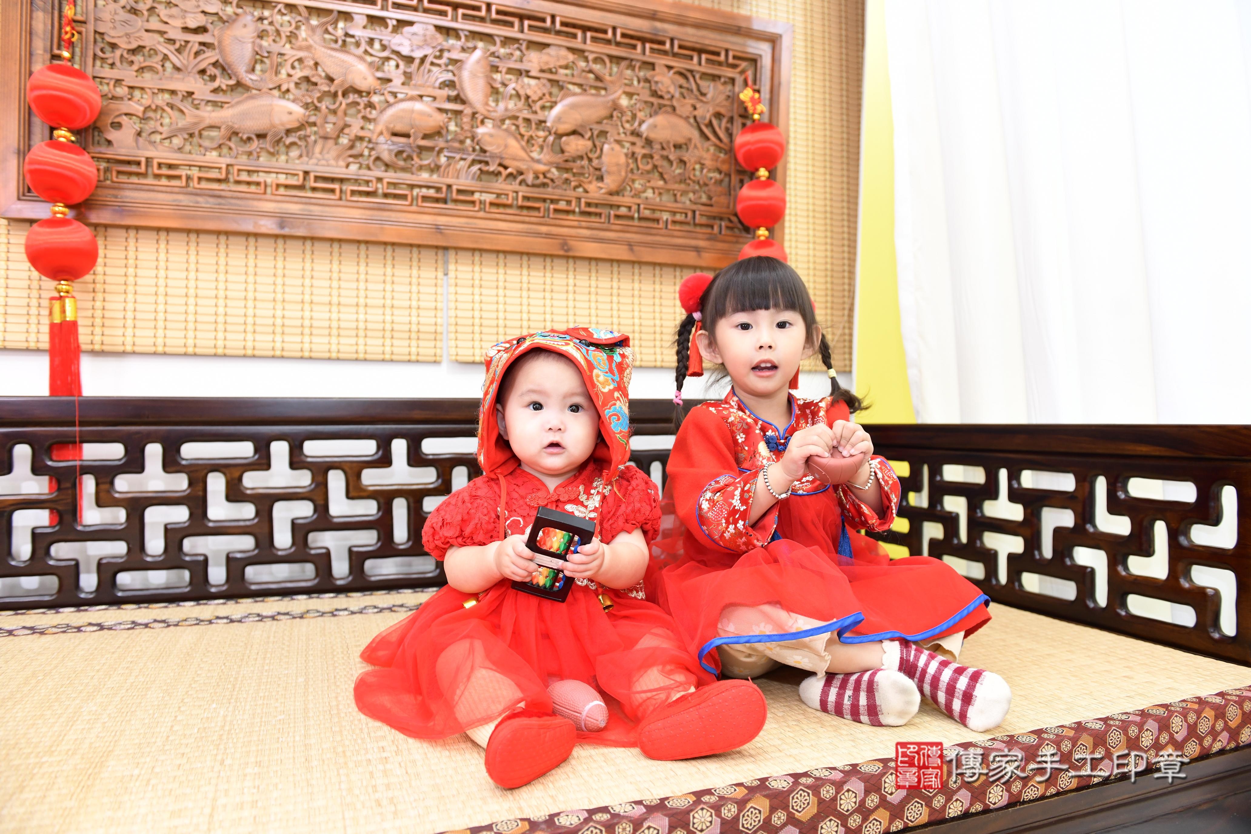 傳家手工印章台南店、抓周、度脺、美式風會場、傳家嬰兒古禮、吉祥話、抓周道具物品24種、拍照。抓周證書。寶寶抓周、滿周歲、生日快樂、祝福 傳家手工印章台南店、抓周、度脺、美式風會場、傳家嬰兒古禮、吉祥話、抓周道具物品24種、拍照。抓周證書。寶寶抓周、滿周歲、生日快樂、祝福