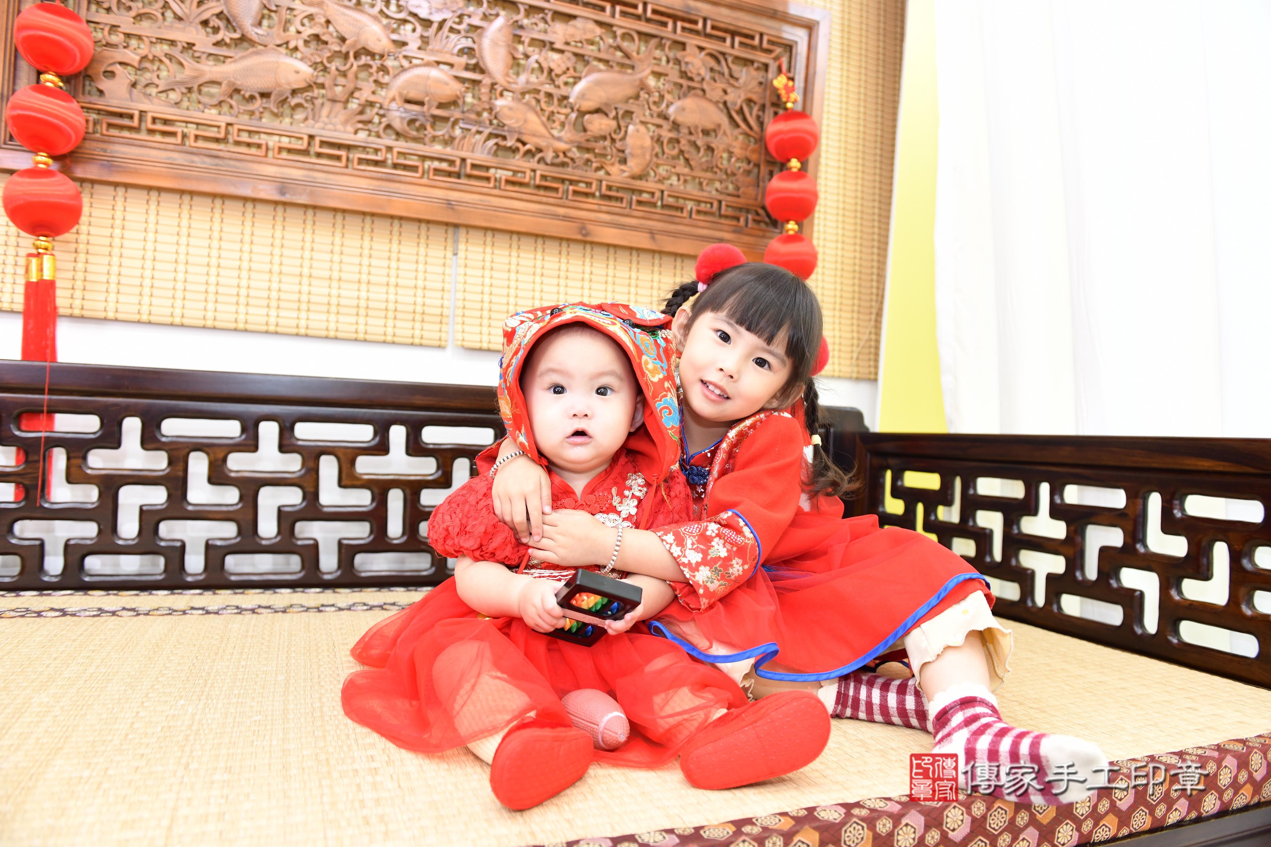 傳家手工印章台南店、抓周、度脺、美式風會場、傳家嬰兒古禮、吉祥話、抓周道具物品24種、拍照。抓周證書。寶寶抓周、滿周歲、生日快樂、祝福 傳家手工印章台南店、抓周、度脺、美式風會場、傳家嬰兒古禮、吉祥話、抓周道具物品24種、拍照。抓周證書。寶寶抓周、滿周歲、生日快樂、祝福