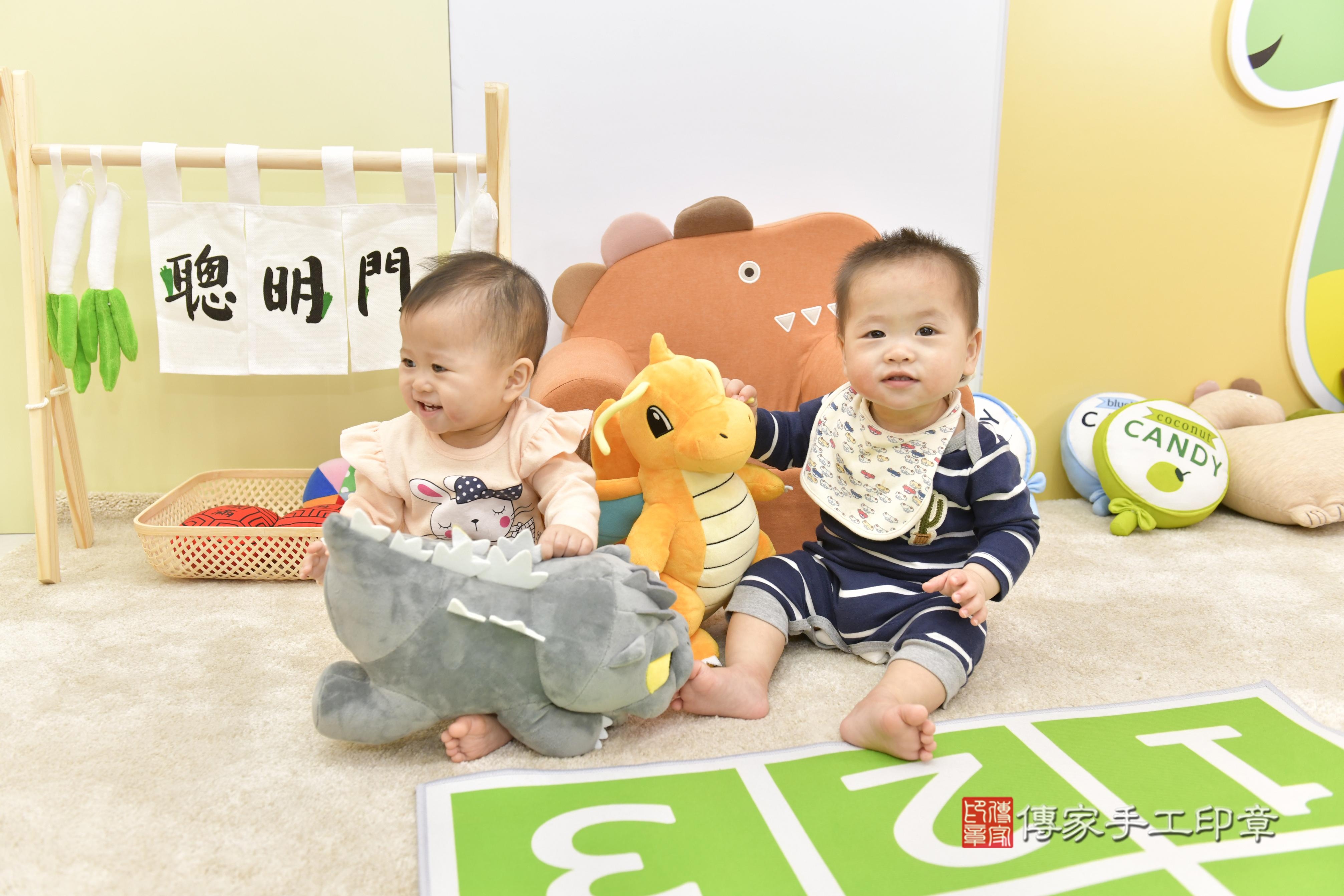 傳家手工印章新竹店、抓周、度脺、中國風會場、傳家嬰兒古禮、吉祥話、抓周道具物品24種、拍照。抓周證書。寶寶抓周、滿周歲、生日快樂、祝福