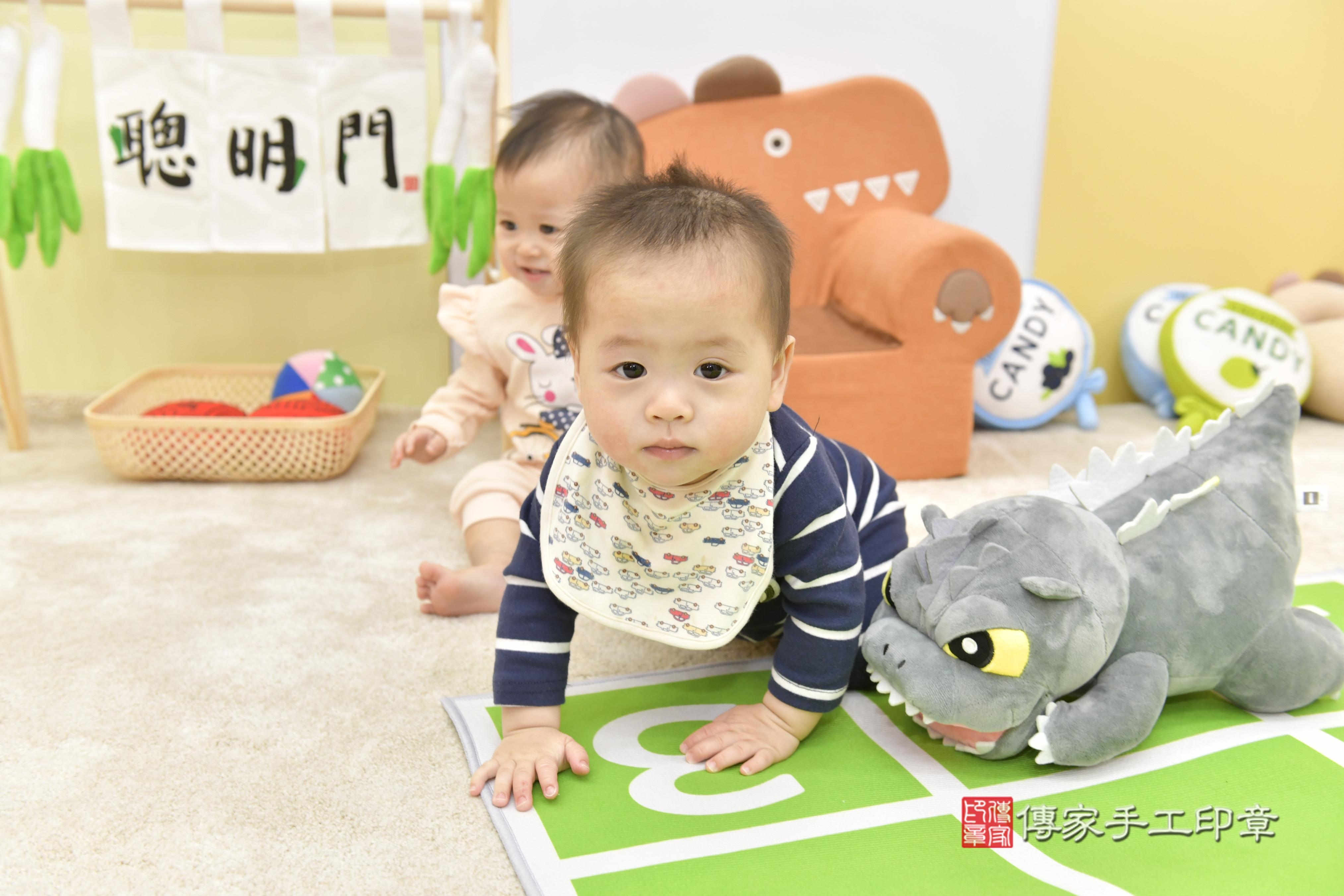 傳家手工印章新竹店、抓周、度脺、中國風會場、傳家嬰兒古禮、吉祥話、抓周道具物品24種、拍照。抓周證書。寶寶抓周、滿周歲、生日快樂、祝福