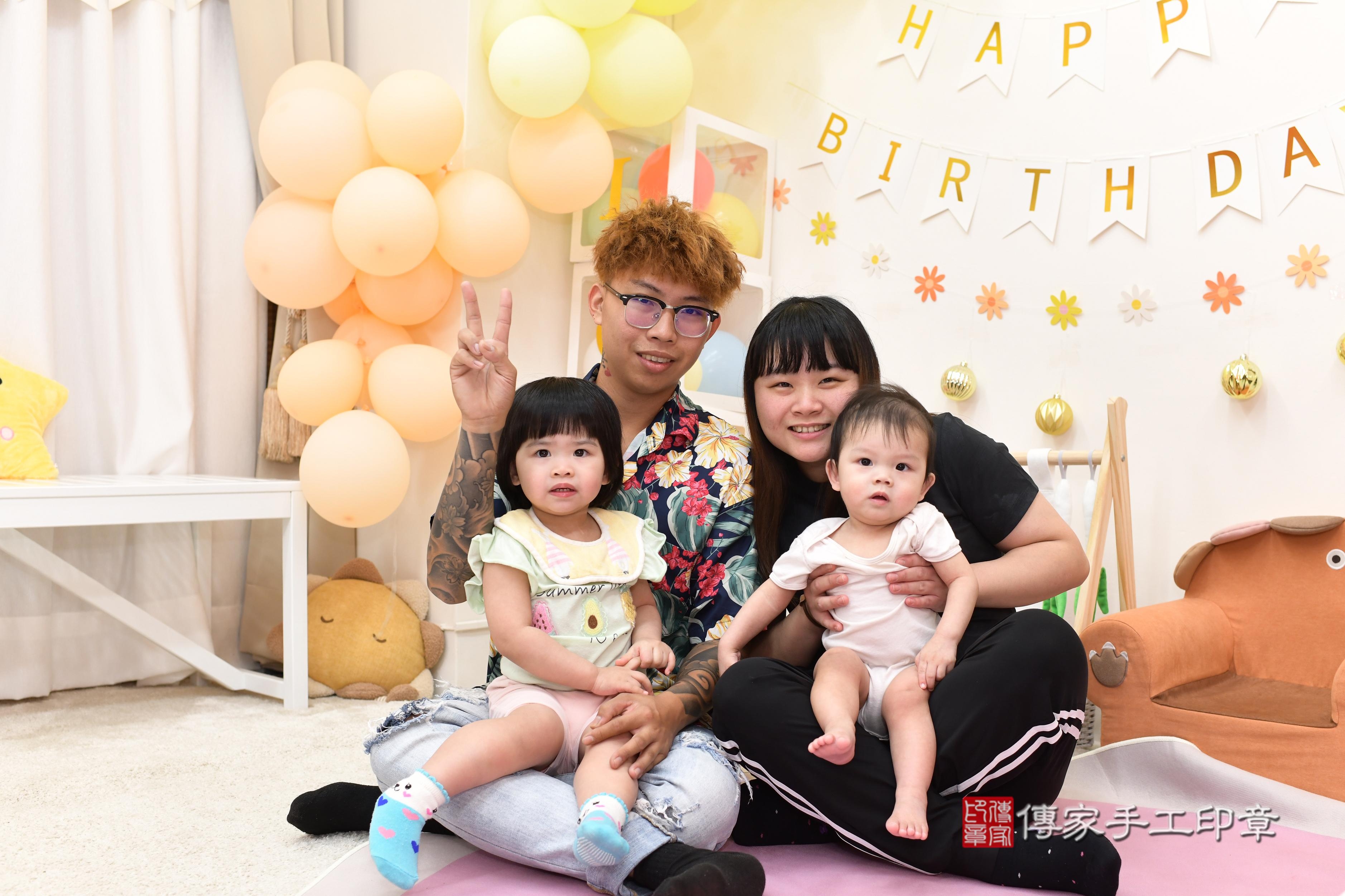 傳家手工印章高雄店、抓周、度脺、中國風會場、傳家嬰兒古禮、吉祥話、抓周道具物品24種、拍照。抓周證書。寶寶抓周、滿周歲、生日快樂、祝福