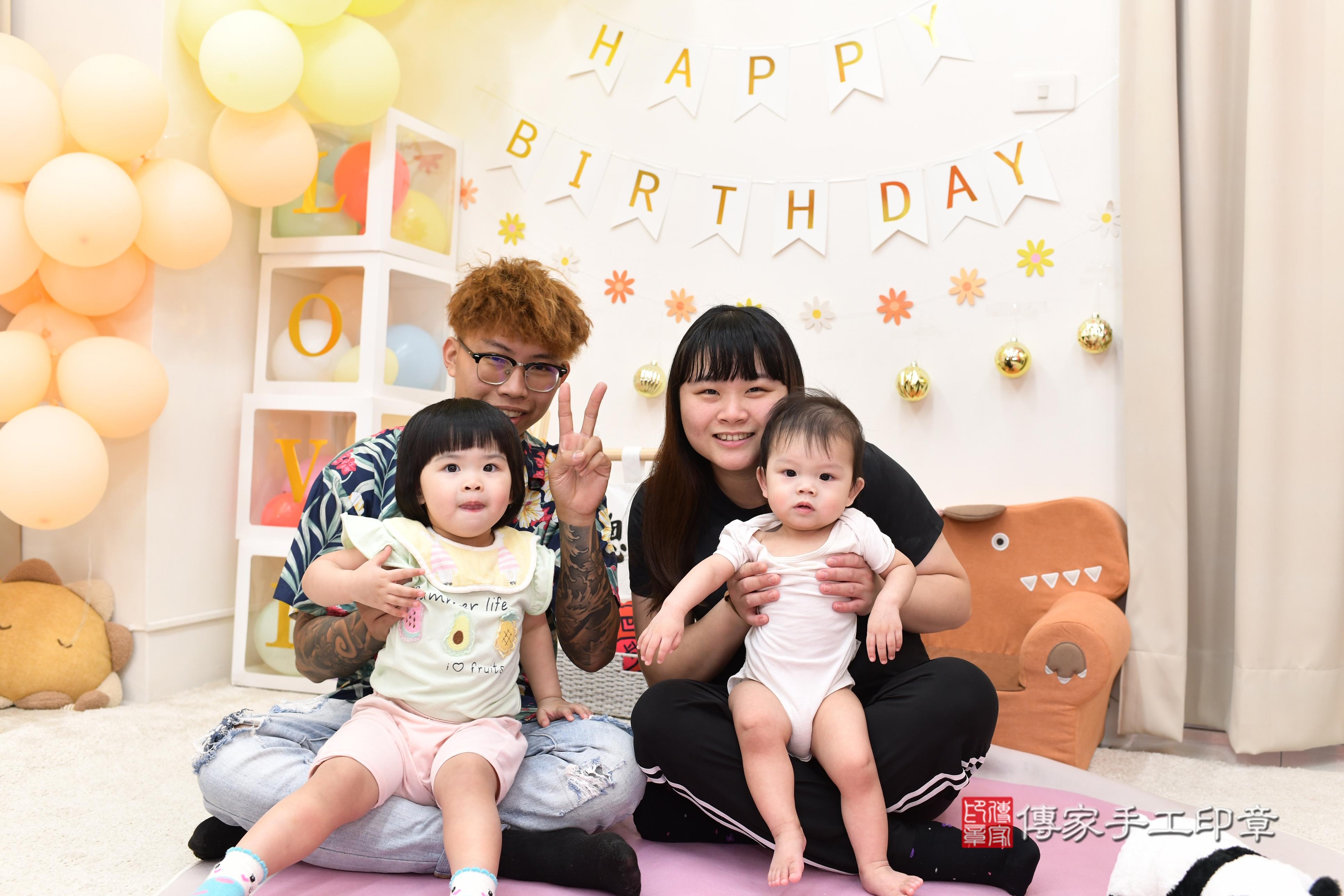 傳家手工印章高雄店、抓周、度脺、中國風會場、傳家嬰兒古禮、吉祥話、抓周道具物品24種、拍照。抓周證書。寶寶抓周、滿周歲、生日快樂、祝福