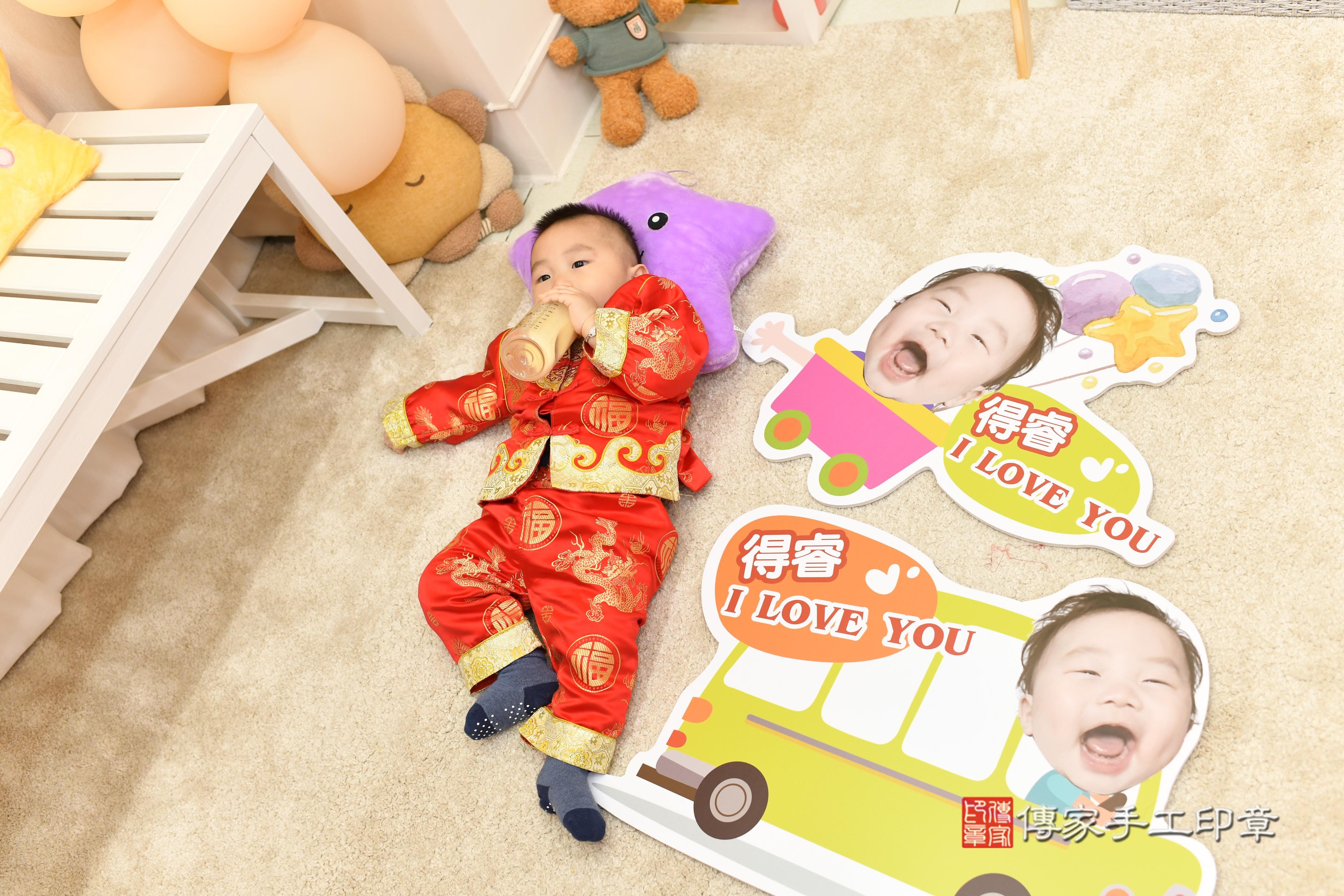 傳家手工印章高雄店、抓周、度脺、中國風會場、傳家嬰兒古禮、吉祥話、抓周道具物品24種、拍照。抓周證書。寶寶抓周、滿周歲、生日快樂、祝福 傳家手工印章高雄店、抓周、度脺、中國風會場、傳家嬰兒古禮、吉祥話、抓周道具物品24種、拍照。抓周證書。寶寶抓周、滿周歲、生日快樂、祝福