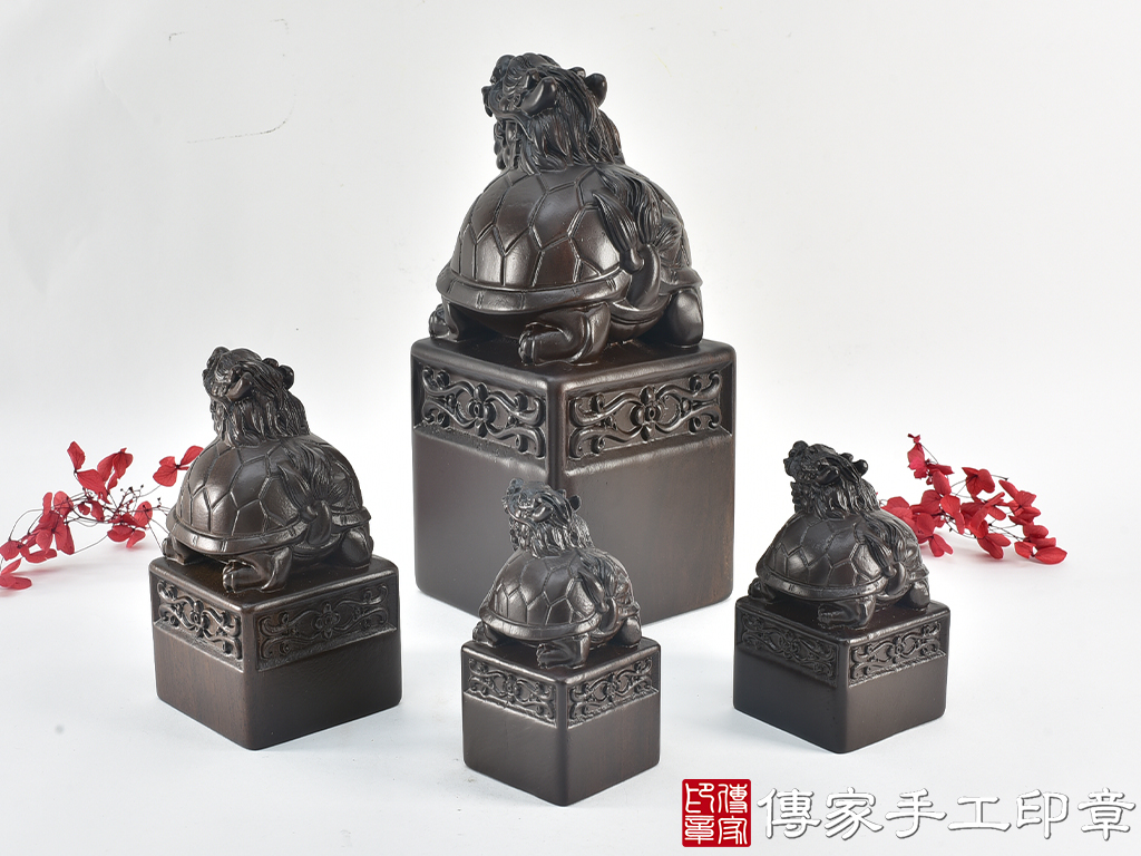 頂級黑檀木精雕龍龜廟章:廟章、神明印章、大印章 (尺寸4.5x4.5x9公分) 3.jpg