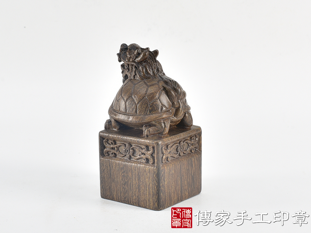 頂級綠檀木精雕龍龜廟章:廟章、神明印章、大印章 (尺寸4.5x4.5x9公分) 3.jpg