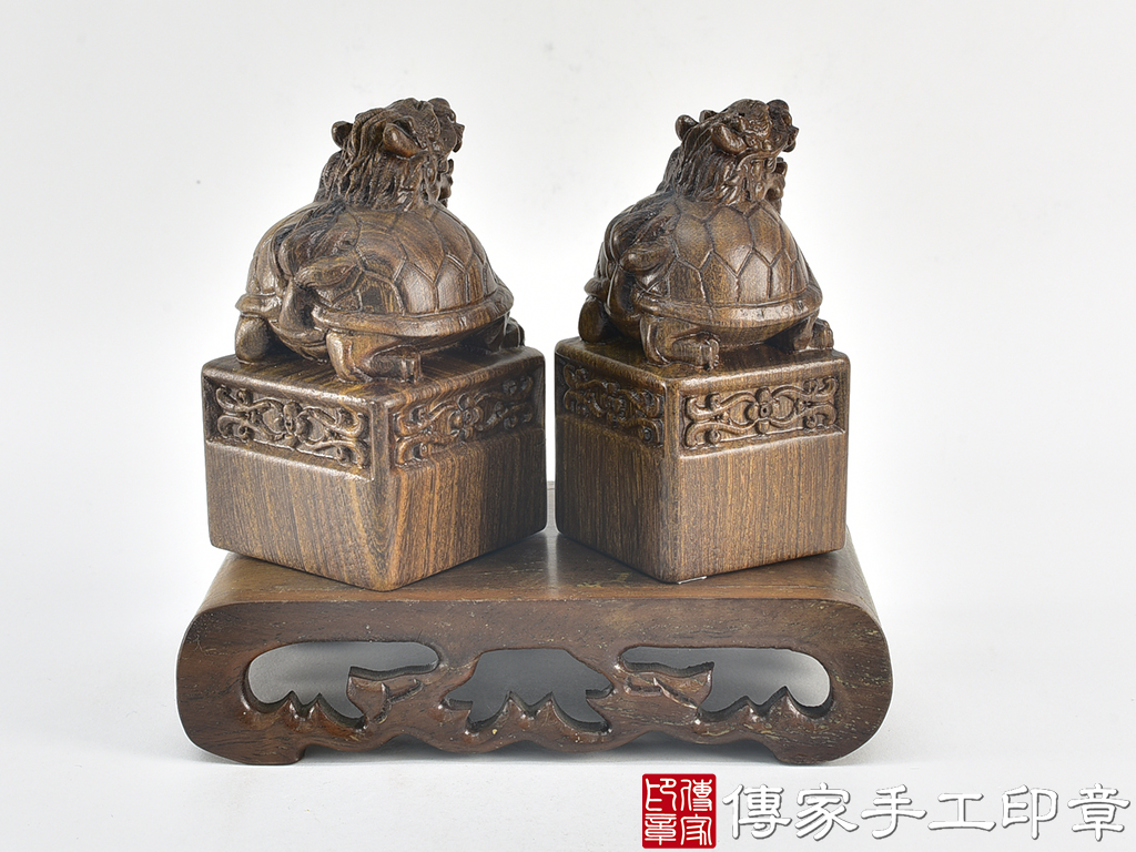 頂級綠檀木精雕龍龜廟章:廟章、神明印章、大印章 (尺寸4.5x4.5x9公分) 1.jpg