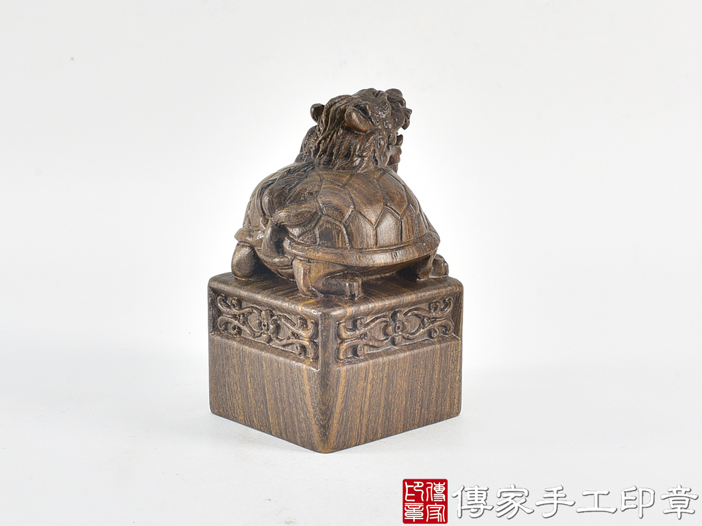 頂級綠檀木精雕龍龜廟章:廟章、神明印章、大印章 (尺寸5.3x5.3x9公分) 4.jpg