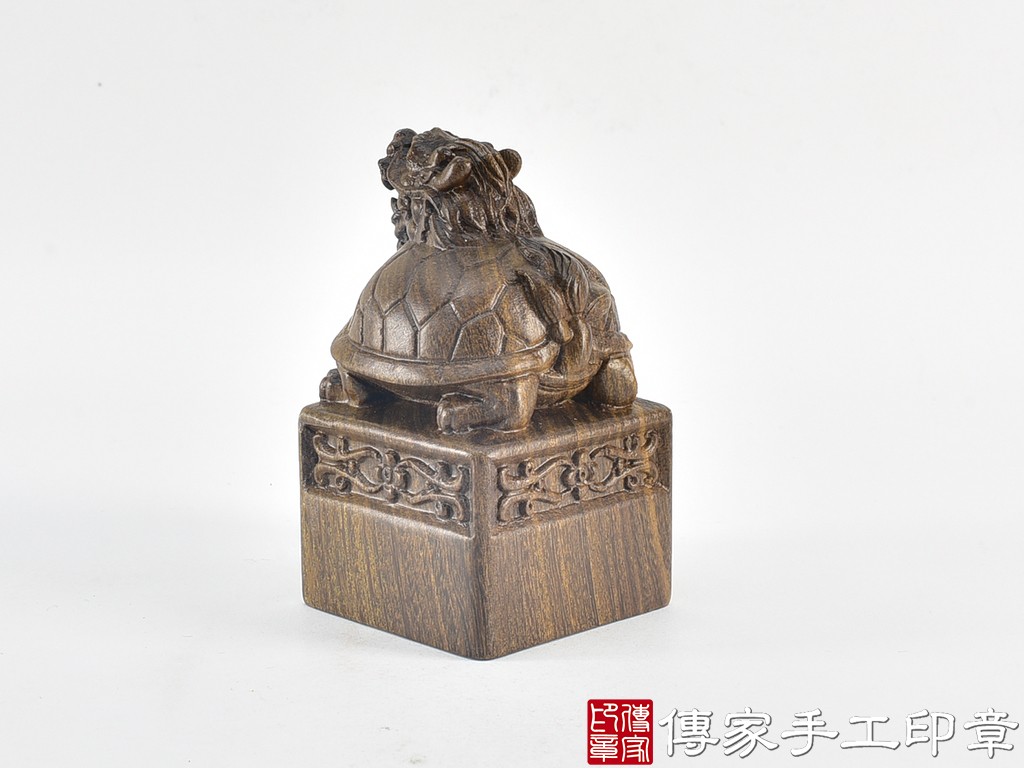 頂級綠檀木精雕龍龜廟章:廟章、神明印章、大印章 (尺寸5.3x5.3x9公分) 3.jpg