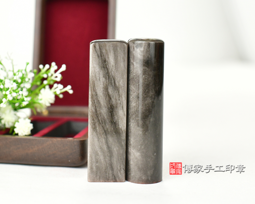 閃閃發光星河瀑布 銀曜石臍帶印章、胎毛印章、發財章 傳家手工印章台中店115.1.2 閃閃發光星河瀑布 銀曜石臍帶印章、胎毛印章、發財章 傳家手工印章台中店115.1.2