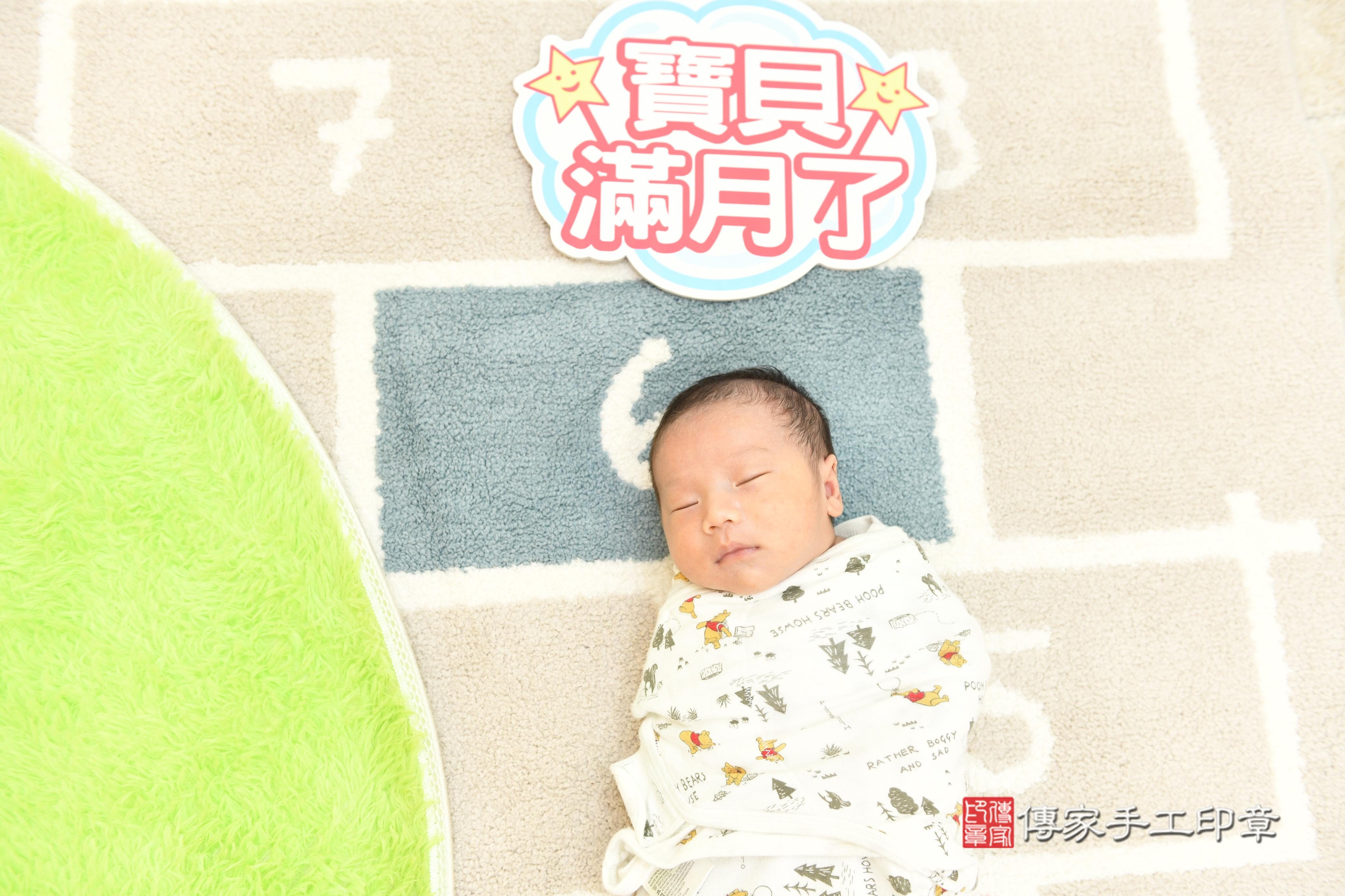 傳家手工印章台南店、抓周、度脺、中國風會場、傳家嬰兒古禮、吉祥話、抓周道具物品24種、拍照。抓周證書。寶寶抓周、滿周歲、生日快樂、祝福