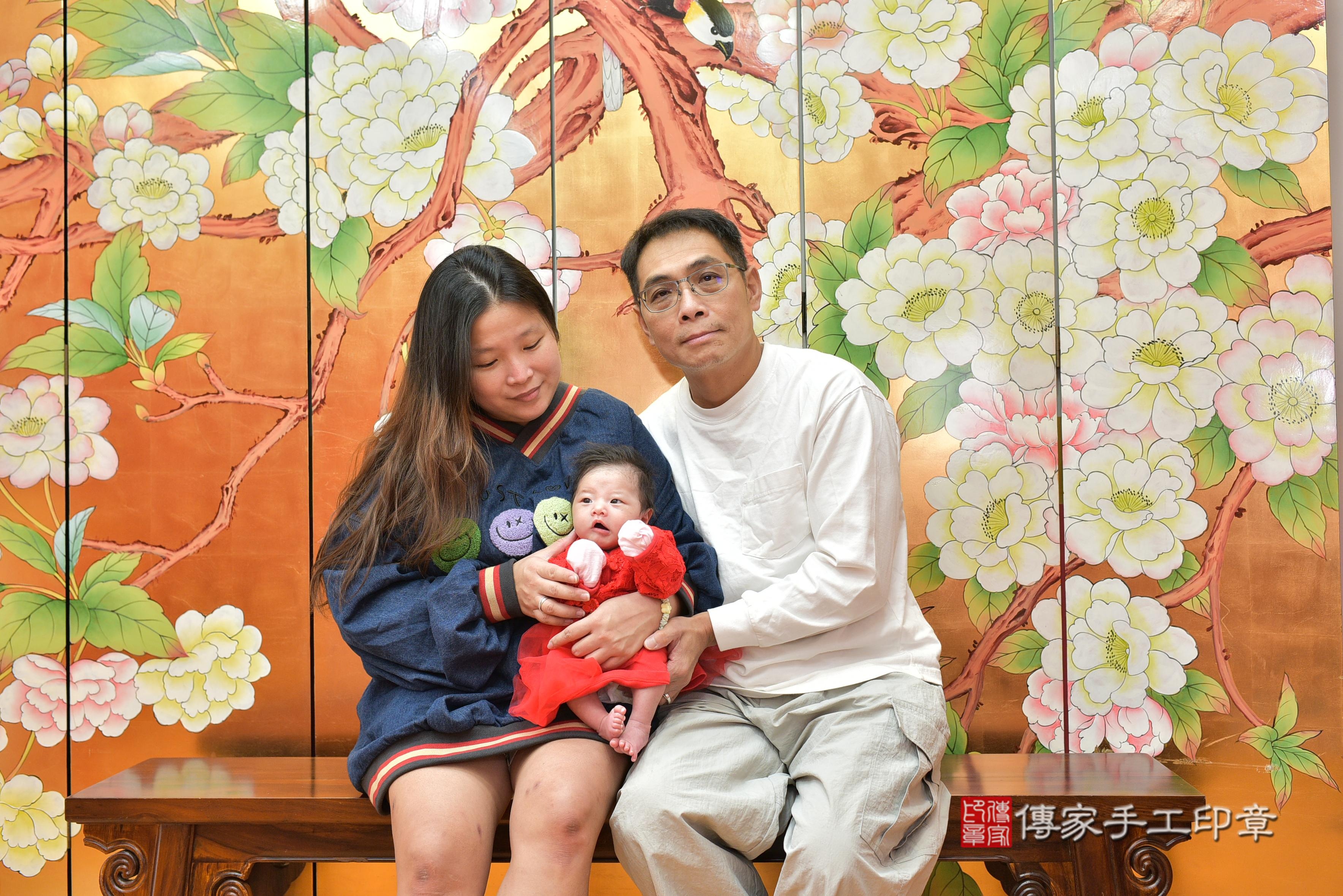 傳家手工印章桃園店、抓周、度脺、中國風會場、傳家嬰兒古禮、吉祥話、抓周道具物品24種、拍照。抓周證書。寶寶抓周、滿周歲、生日快樂、祝福