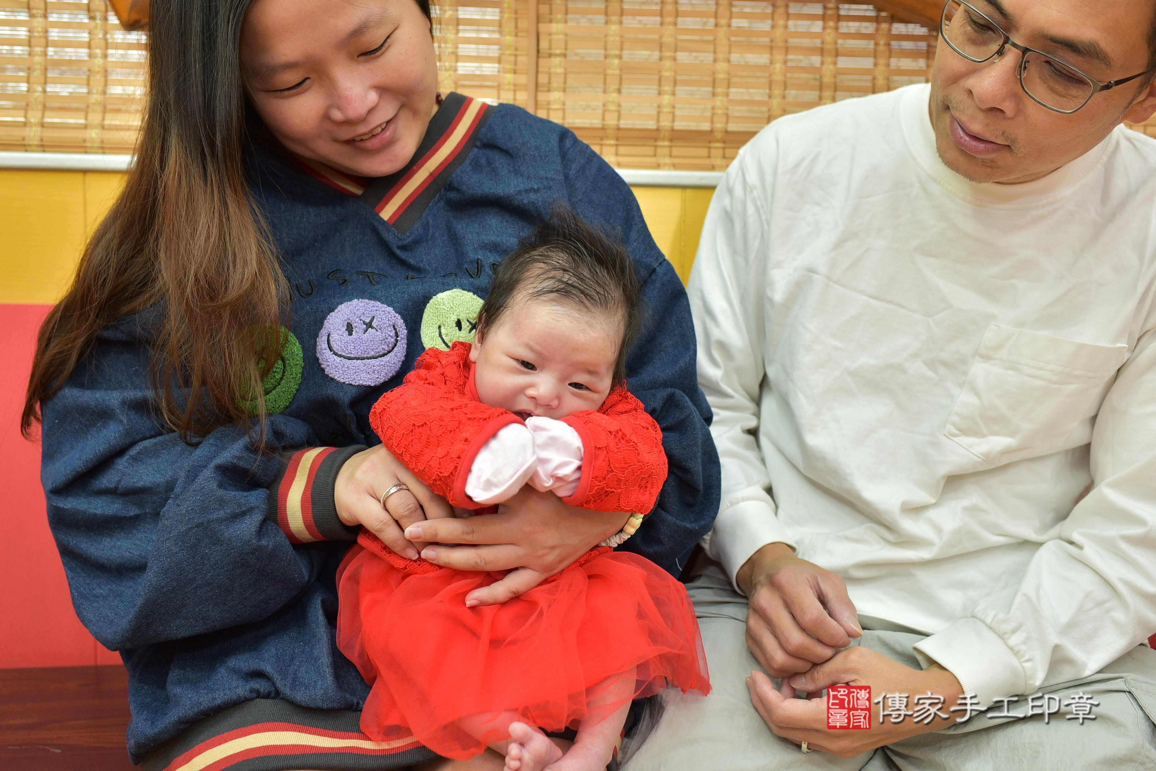 傳家手工印章桃園店、抓周、度脺、中國風會場、傳家嬰兒古禮、吉祥話、抓周道具物品24種、拍照。抓周證書。寶寶抓周、滿周歲、生日快樂、祝福
