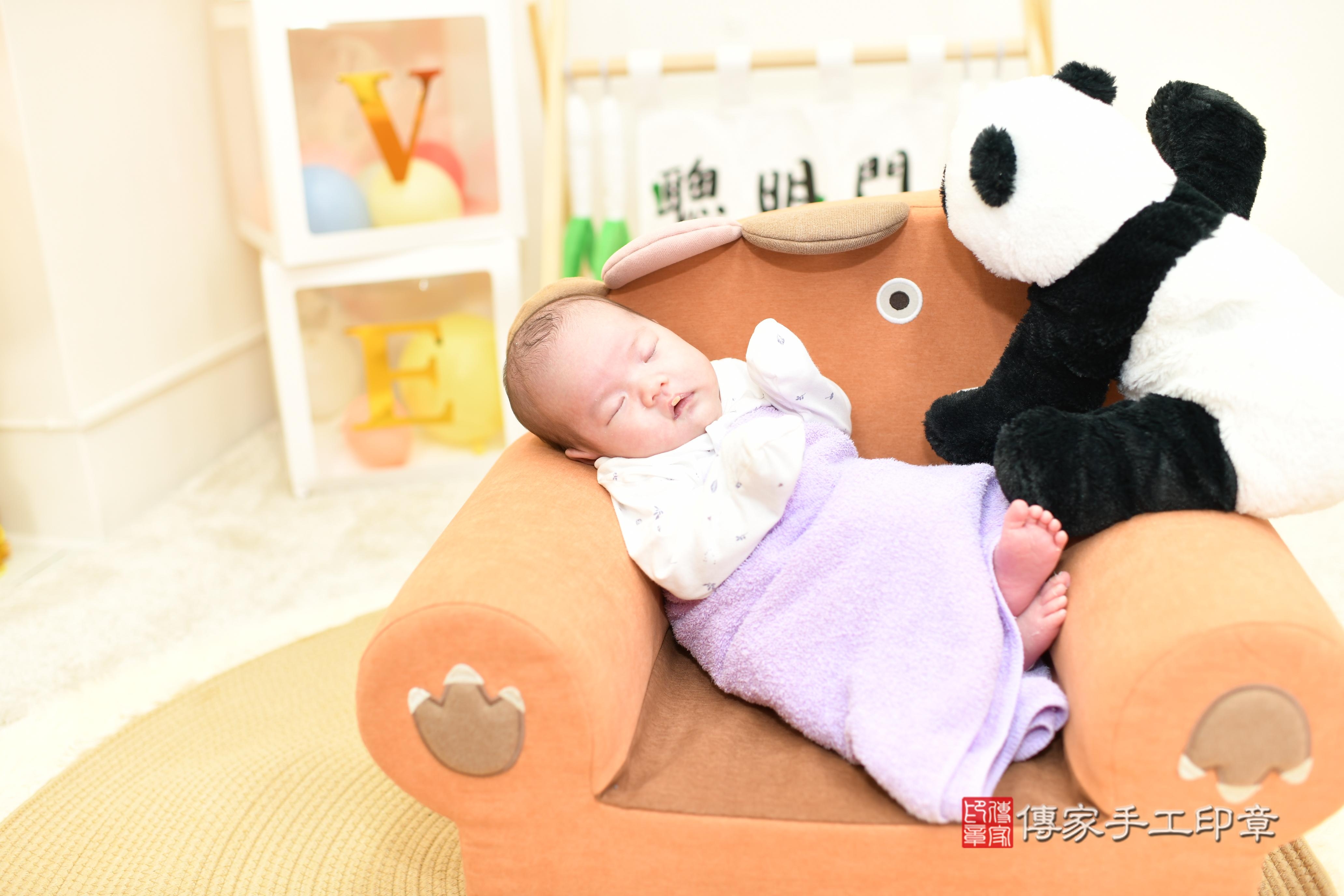 傳家手工印章高雄店、抓周、度脺、中國風會場、傳家嬰兒古禮、吉祥話、抓周道具物品24種、拍照。抓周證書。寶寶抓周、滿周歲、生日快樂、祝福