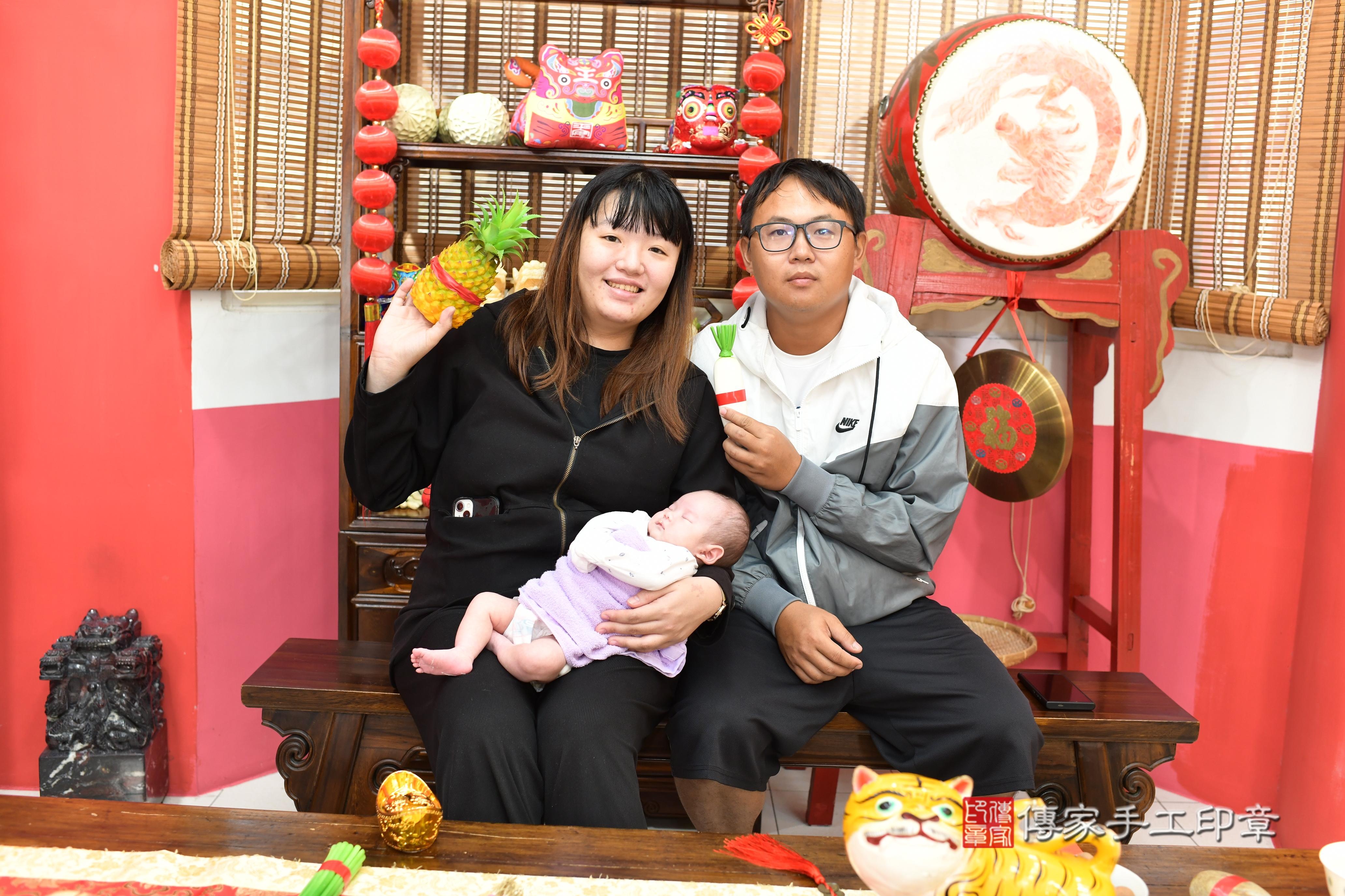 傳家手工印章高雄店、抓周、度脺、中國風會場、傳家嬰兒古禮、吉祥話、抓周道具物品24種、拍照。抓周證書。寶寶抓周、滿周歲、生日快樂、祝福