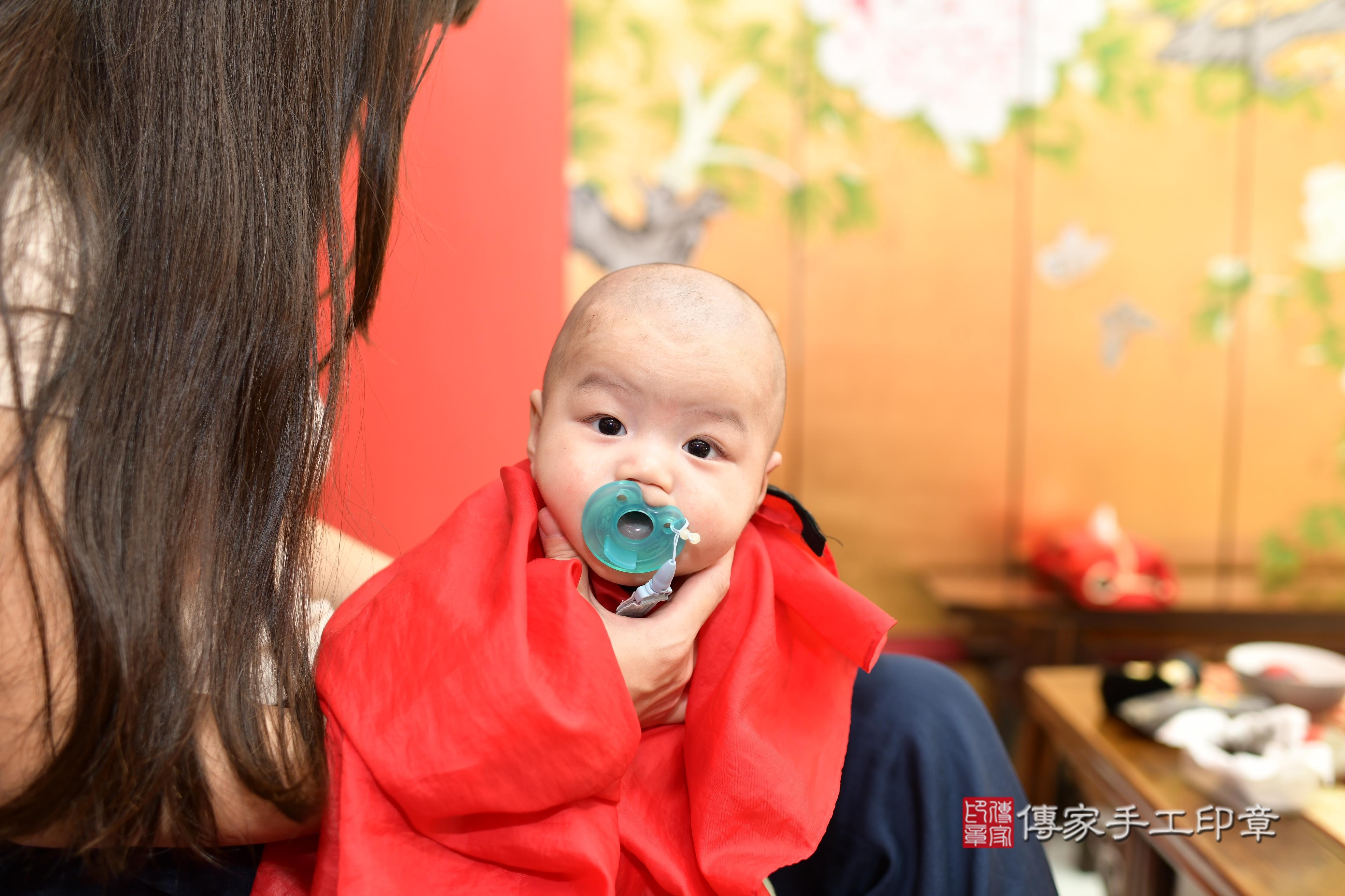 剃頭儀式，見證寶寶的成長第一步！高雄市鳳山區彥彥寶貝滿月來店剃頭理 .....照：12