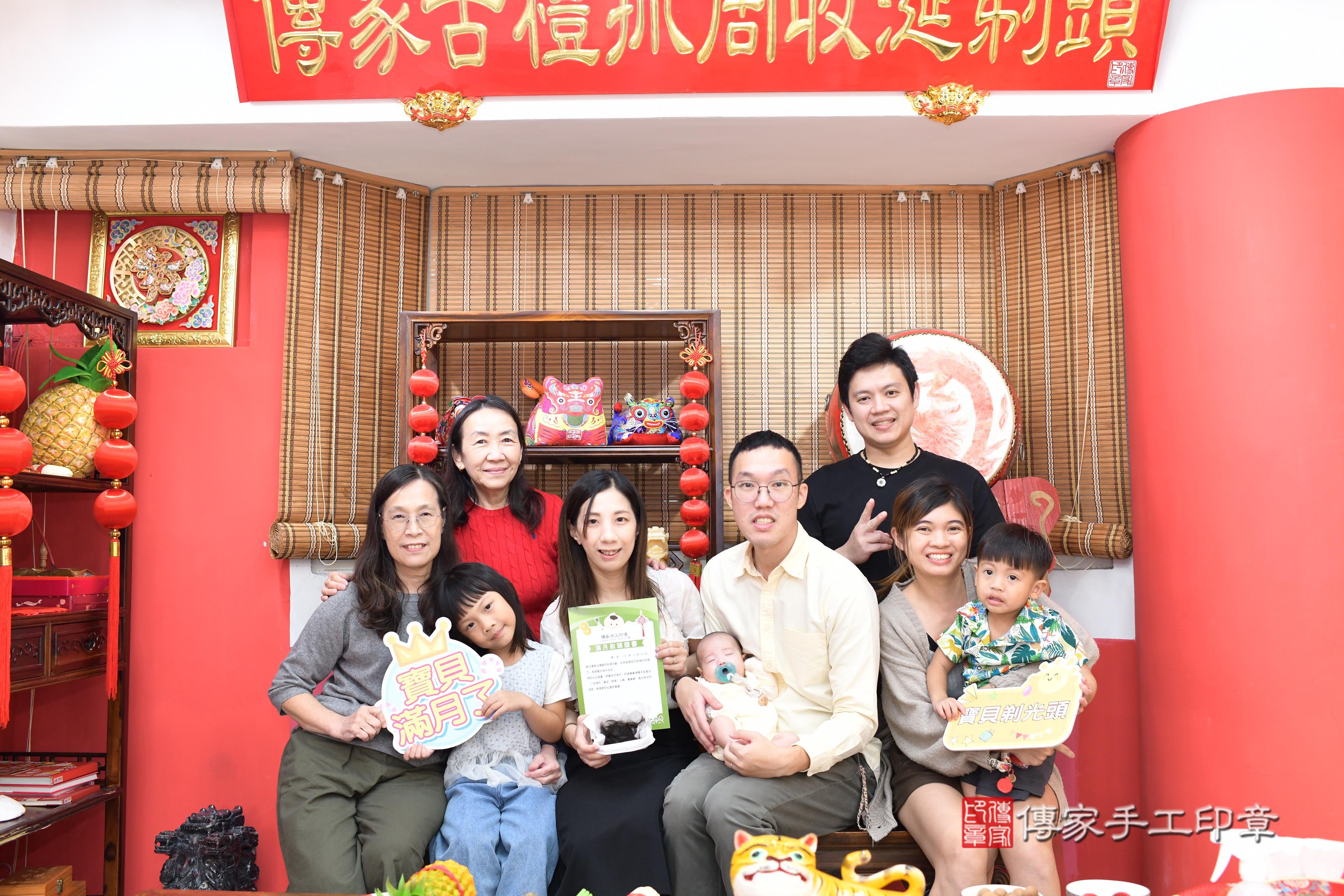 傳家手工印章高雄店、抓周、度脺、中國風會場、傳家嬰兒古禮、吉祥話、抓周道具物品24種、拍照。抓周證書。寶寶抓周、滿周歲、生日快樂、祝福