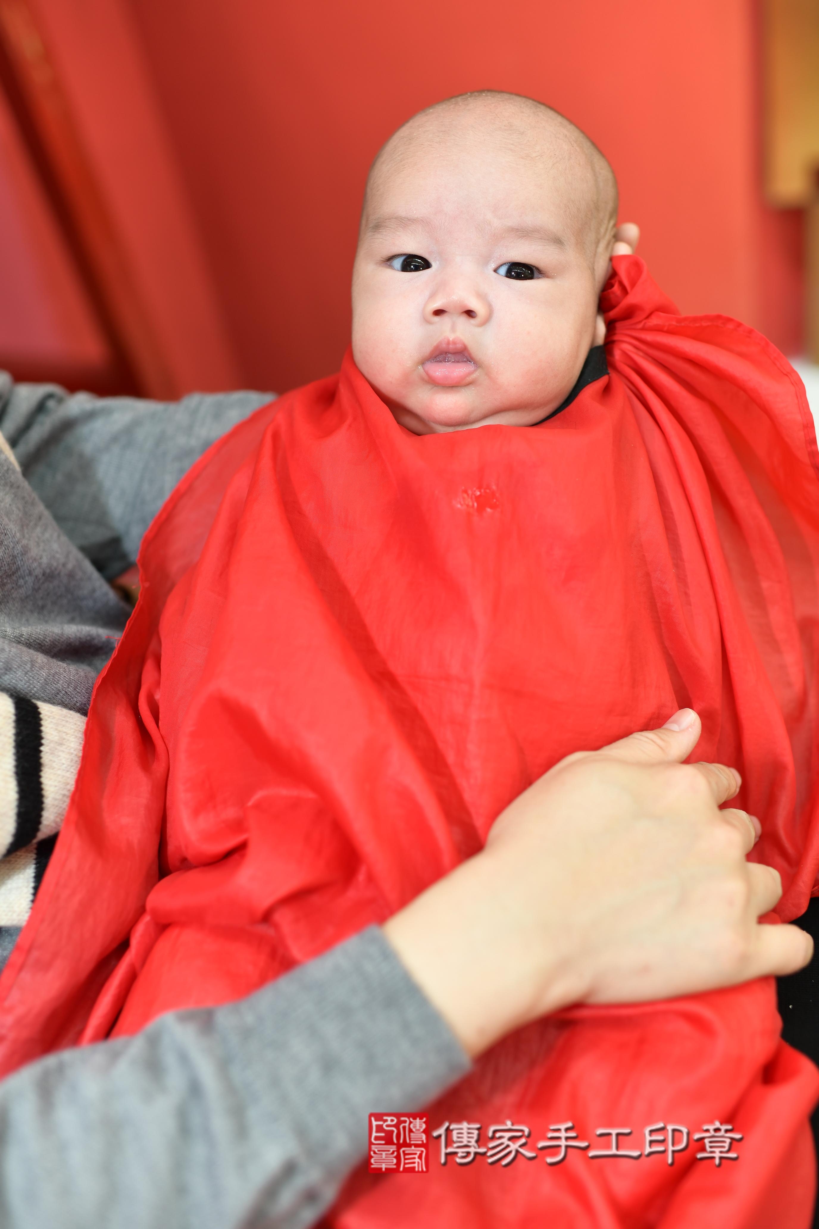 傳家手工印章高雄店、抓周、度脺、中國風會場、傳家嬰兒古禮、吉祥話、抓周道具物品24種、拍照。抓周證書。寶寶抓周、滿周歲、生日快樂、祝福