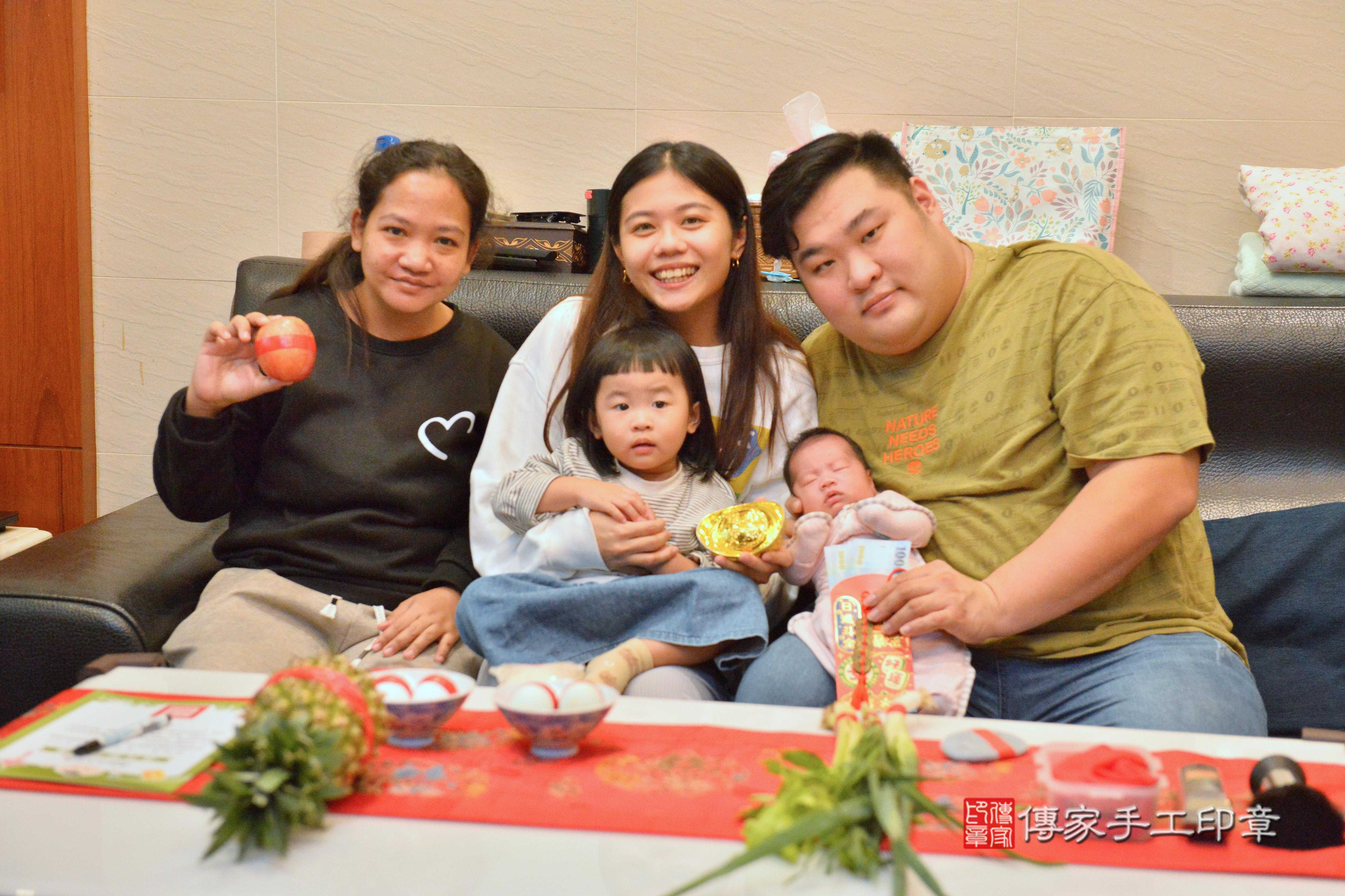 傳家手工印章高雄店、抓周、度脺、中國風會場、傳家嬰兒古禮、吉祥話、抓周道具物品24種、拍照。抓周證書。寶寶抓周、滿周歲、生日快樂、祝福