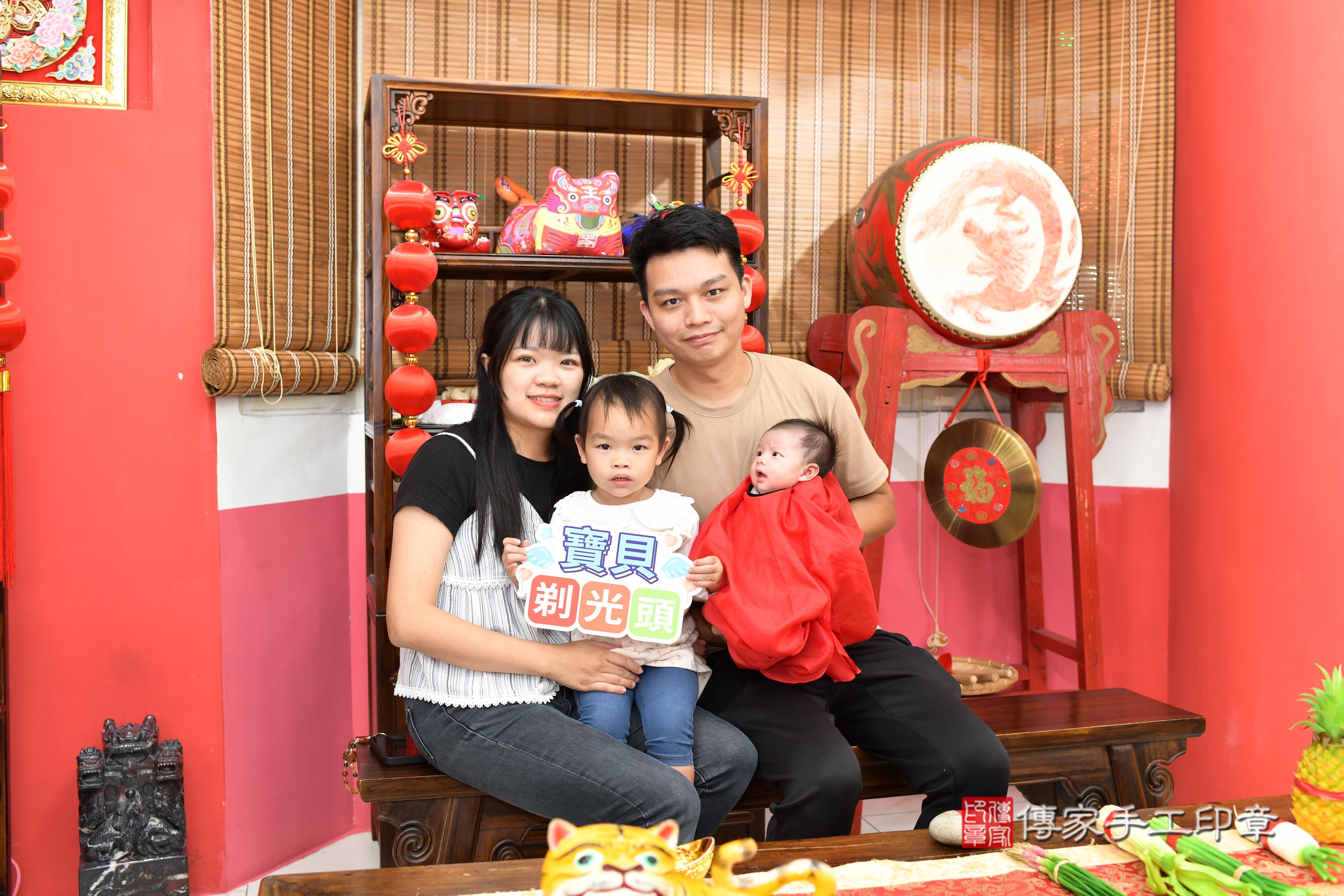 剃出圓圓滿滿，剪下滿滿祝福！高雄市鳳山區紜紜寶貝滿月來店剃頭理髮、 .....照：7