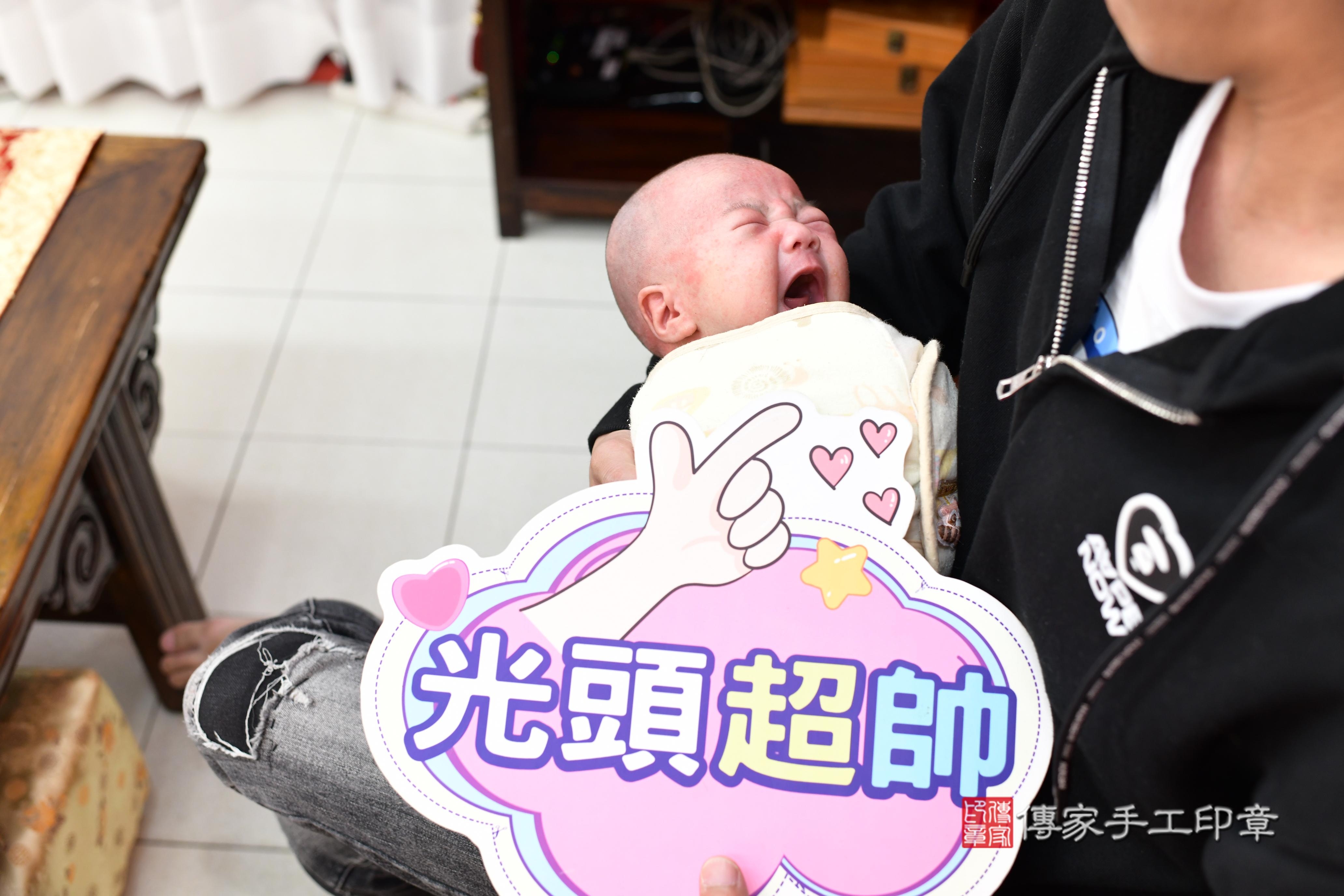 傳家手工印章高雄店、抓周、度脺、中國風會場、傳家嬰兒古禮、吉祥話、抓周道具物品24種、拍照。抓周證書。寶寶抓周、滿周歲、生日快樂、祝福