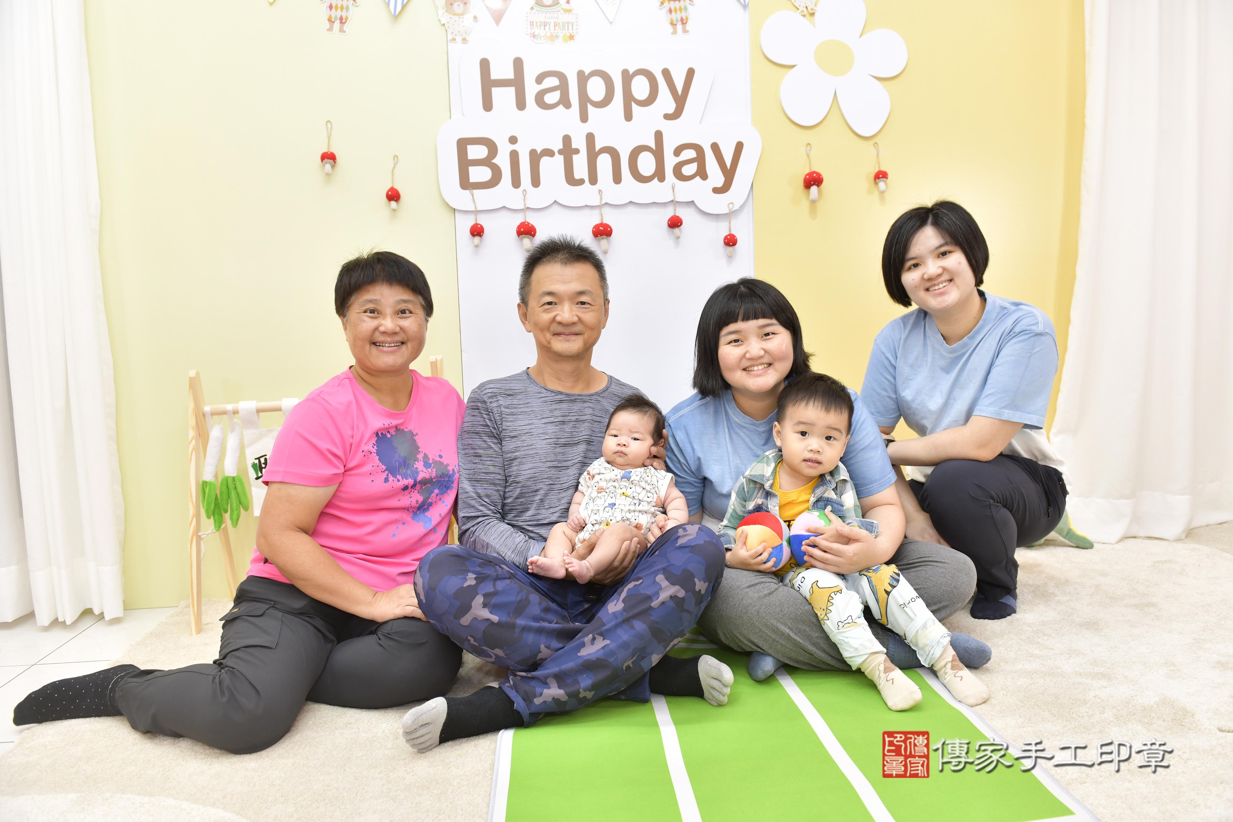 傳家手工印章新竹店、抓周、度脺、中國風會場、傳家嬰兒古禮、吉祥話、抓周道具物品24種、拍照。抓周證書。寶寶抓周、滿周歲、生日快樂、祝福