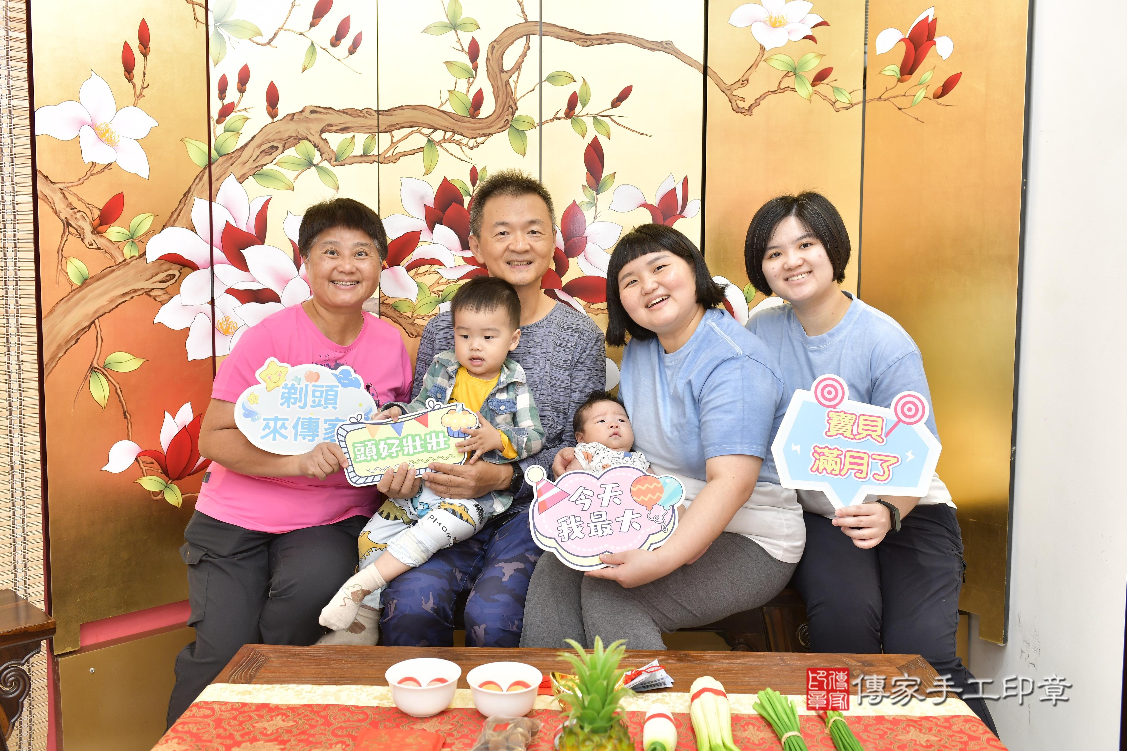 傳家手工印章新竹店、抓周、度脺、中國風會場、傳家嬰兒古禮、吉祥話、抓周道具物品24種、拍照。抓周證書。寶寶抓周、滿周歲、生日快樂、祝福