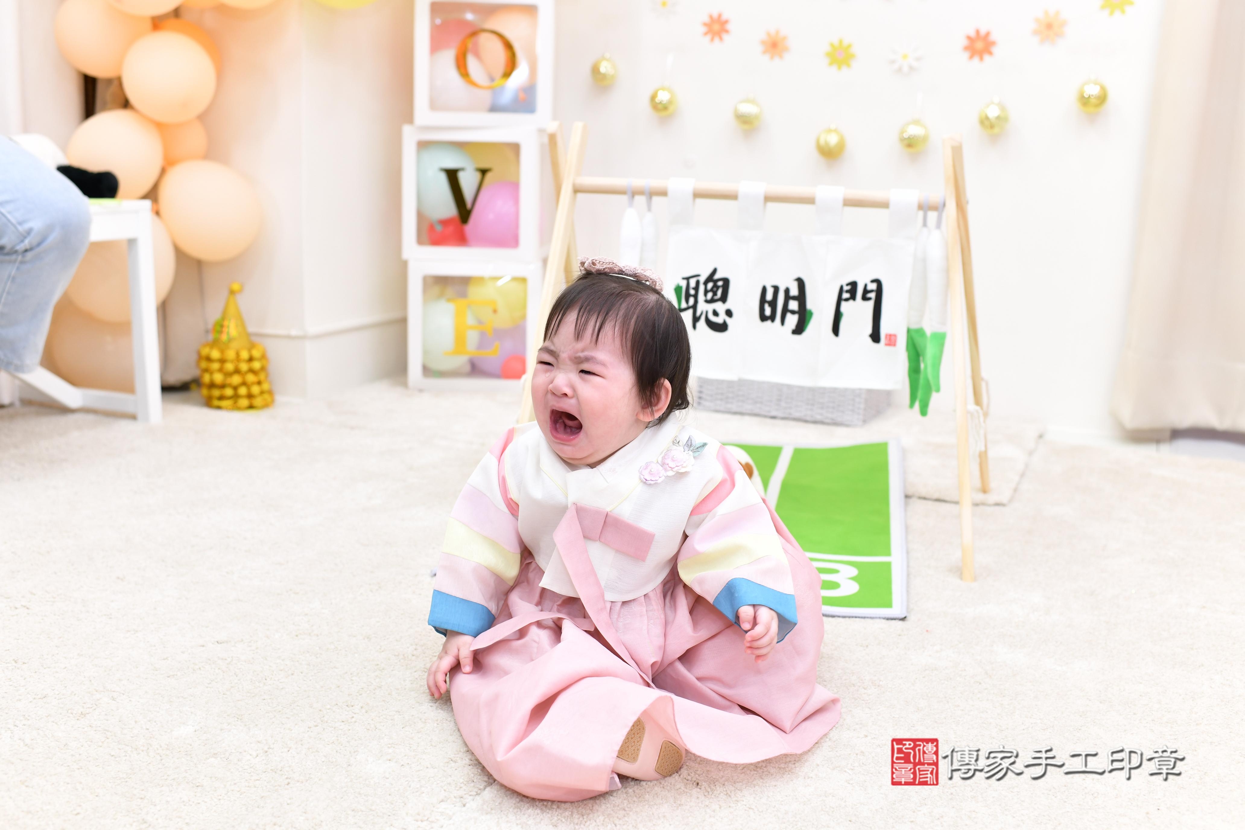 傳家手工印章高雄店、抓周、度脺、美式風會場、傳家嬰兒古禮、吉祥話、抓周道具物品24種、拍照。抓周證書。寶寶抓周、滿周歲、生日快樂、祝福