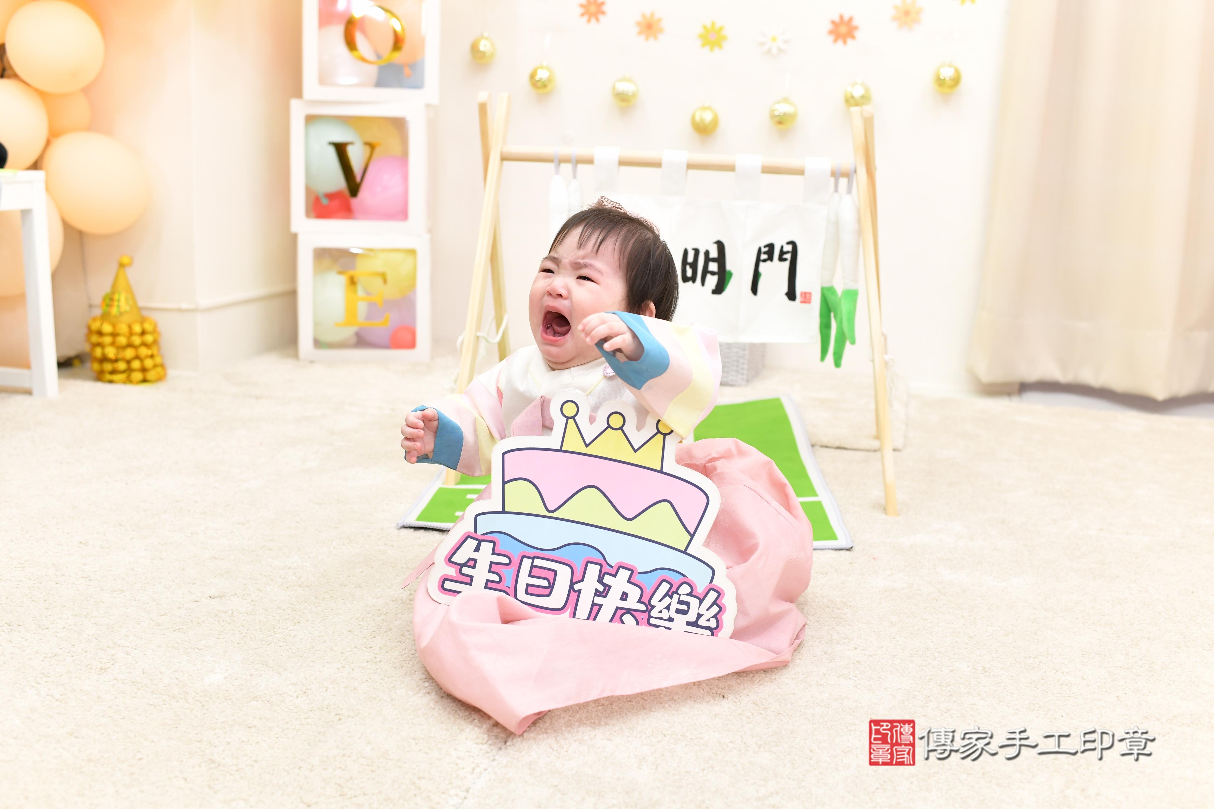 傳家手工印章高雄店、抓周、度脺、美式風會場、傳家嬰兒古禮、吉祥話、抓周道具物品24種、拍照。抓周證書。寶寶抓周、滿周歲、生日快樂、祝福