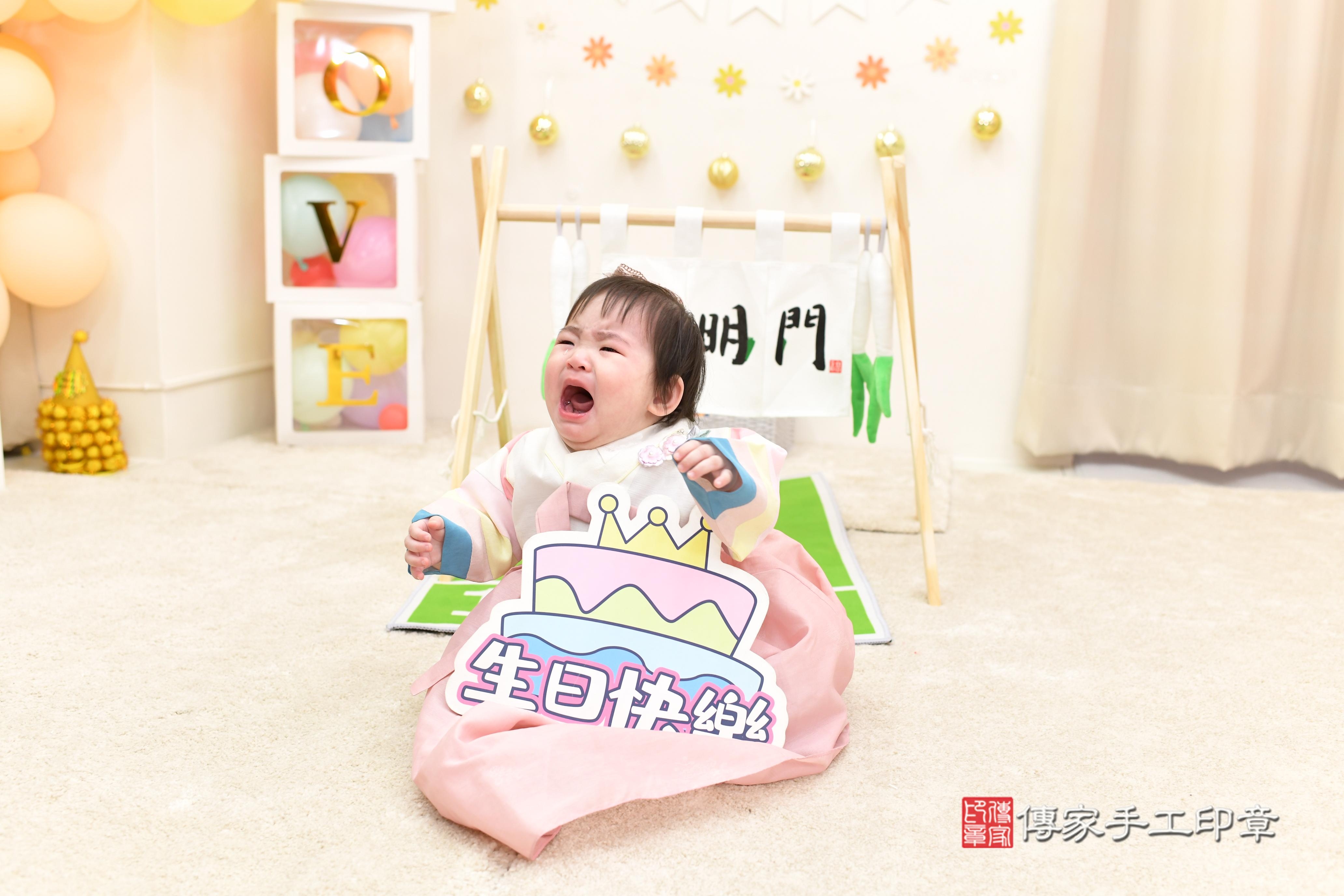 傳家手工印章高雄店、抓周、度脺、美式風會場、傳家嬰兒古禮、吉祥話、抓周道具物品24種、拍照。抓周證書。寶寶抓周、滿周歲、生日快樂、祝福