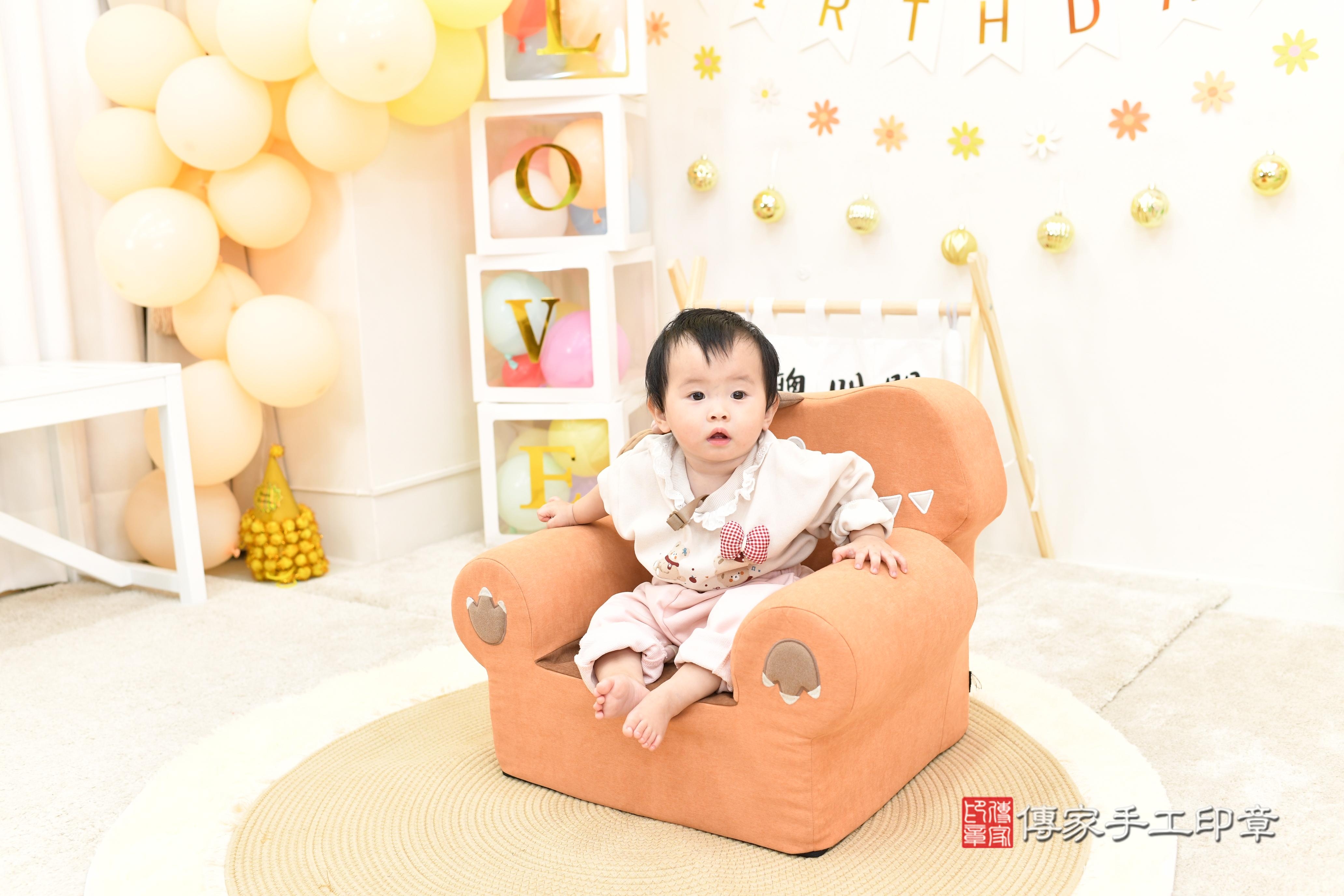 傳家手工印章高雄店、抓周、度脺、美式風會場、傳家嬰兒古禮、吉祥話、抓周道具物品24種、拍照。抓周證書。寶寶抓周、滿周歲、生日快樂、祝福