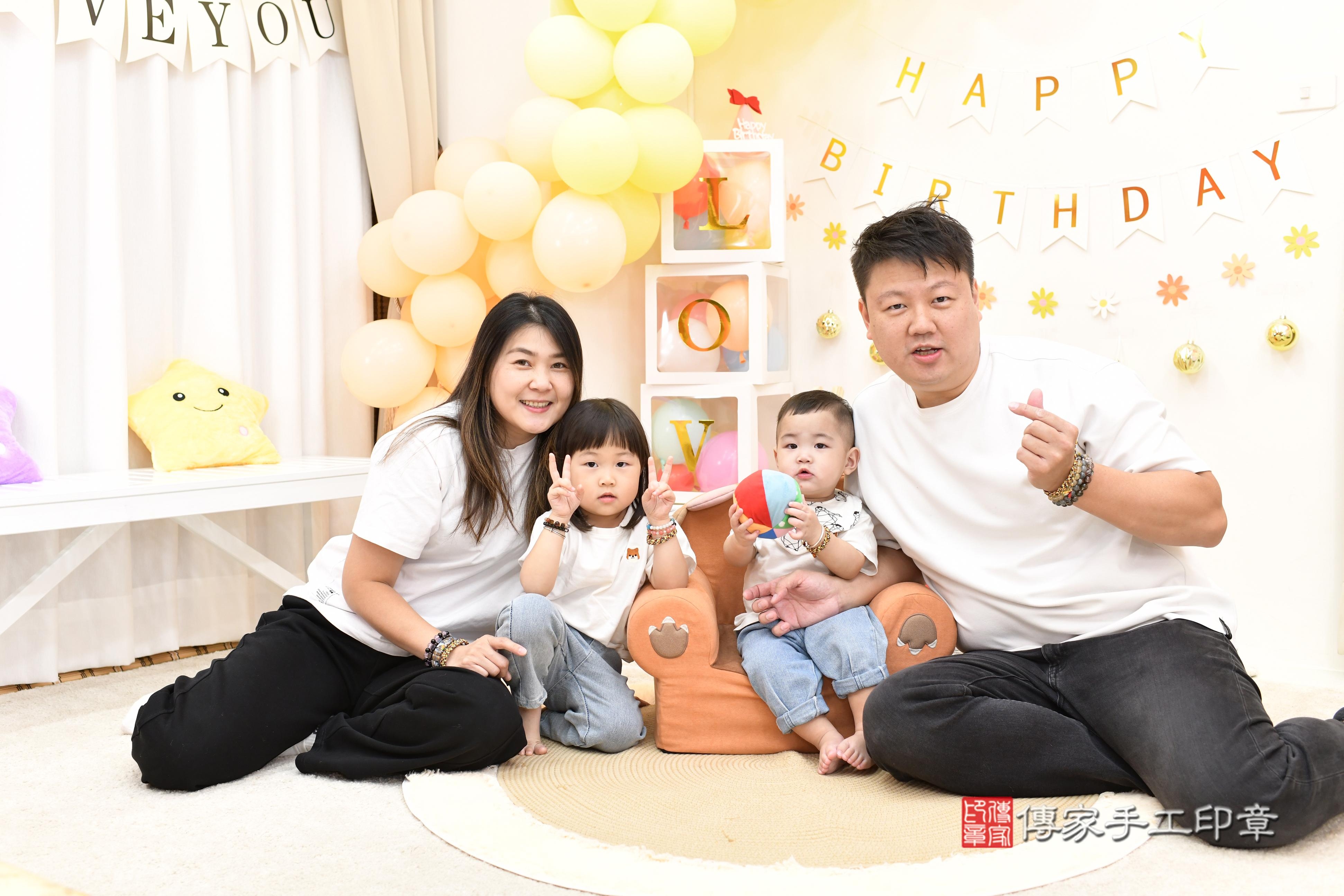 寶寶抓週：首次選擇的人生啟航時刻！高雄市鳳山區齊齊寶貝抓周推 .....，案例照