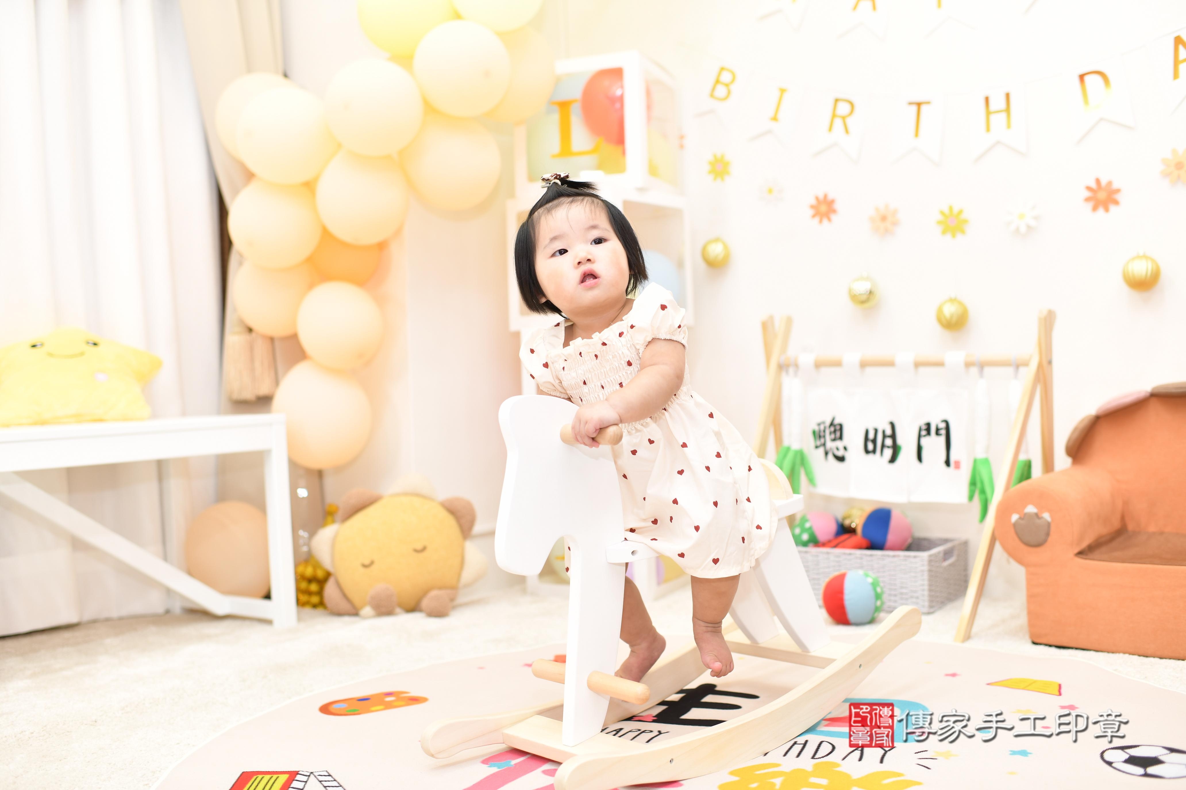 傳家手工印章高雄店、抓周、度脺、美式風會場、傳家嬰兒古禮、吉祥話、抓周道具物品24種、拍照。抓周證書。寶寶抓周、滿周歲、生日快樂、祝福