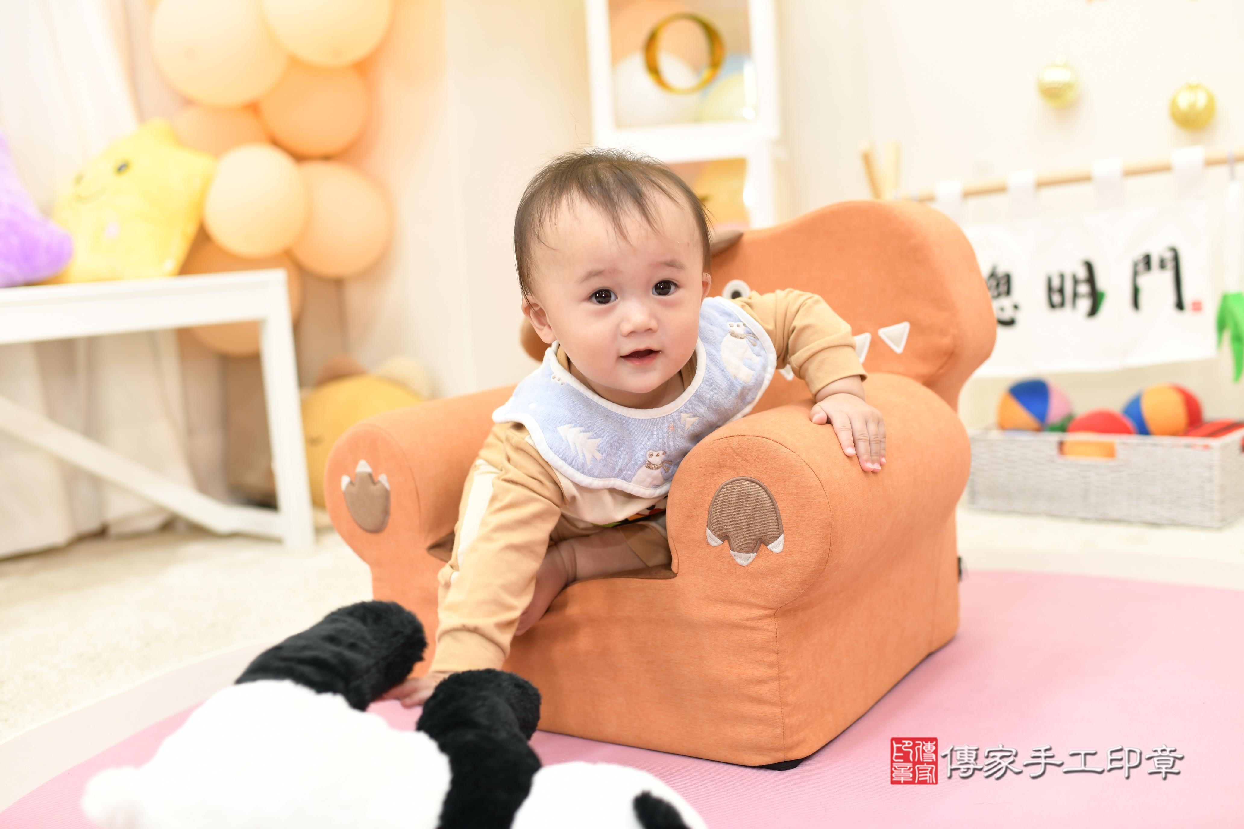 笑聲與祝福交織：抓週儀式的美好記憶！高雄市鳳山區炎炎寶貝抓周 .....，案例照