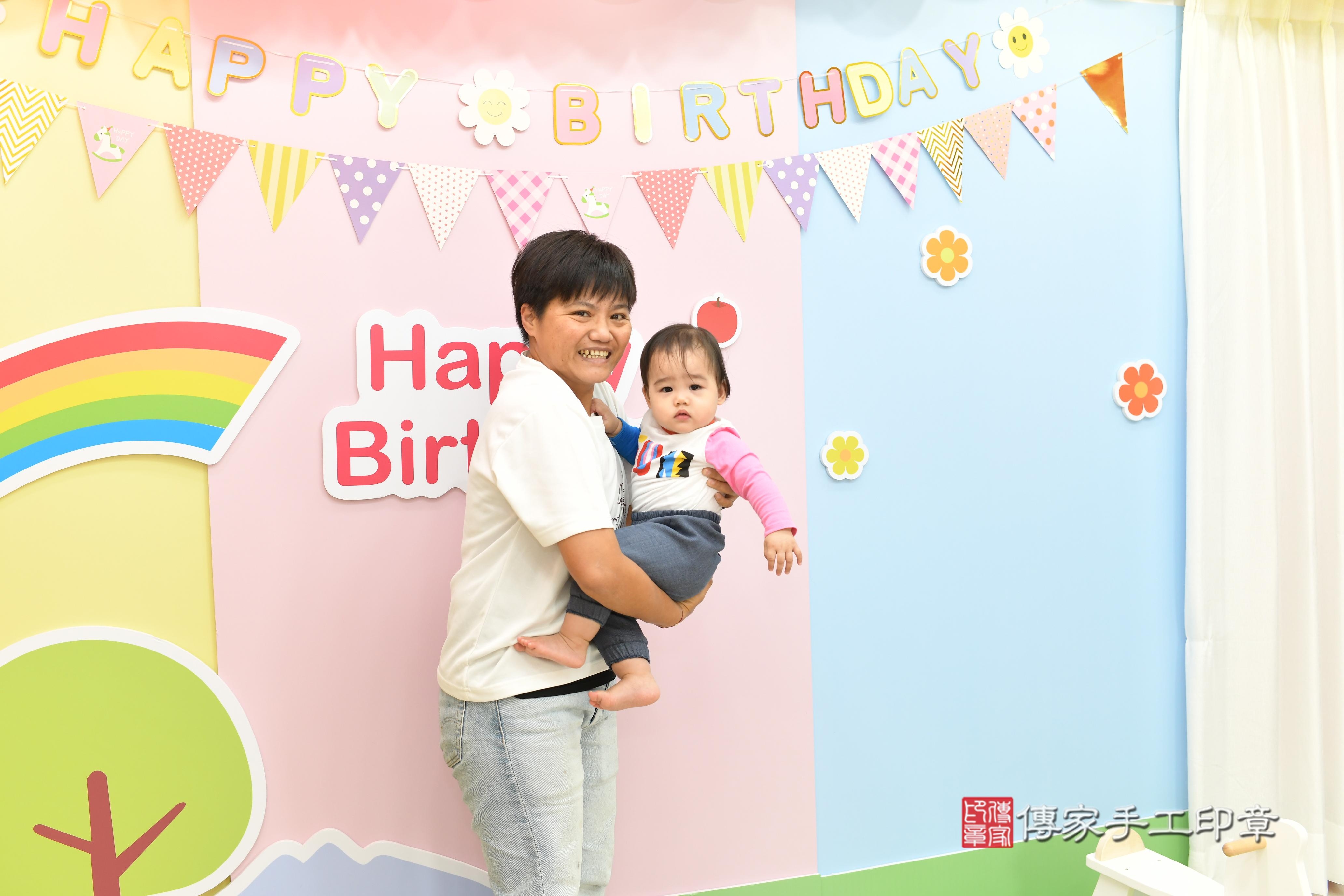 傳家手工印章高雄店、抓周、度脺、美式風會場、傳家嬰兒古禮、吉祥話、抓周道具物品24種、拍照。抓周證書。寶寶抓周、滿周歲、生日快樂、祝福