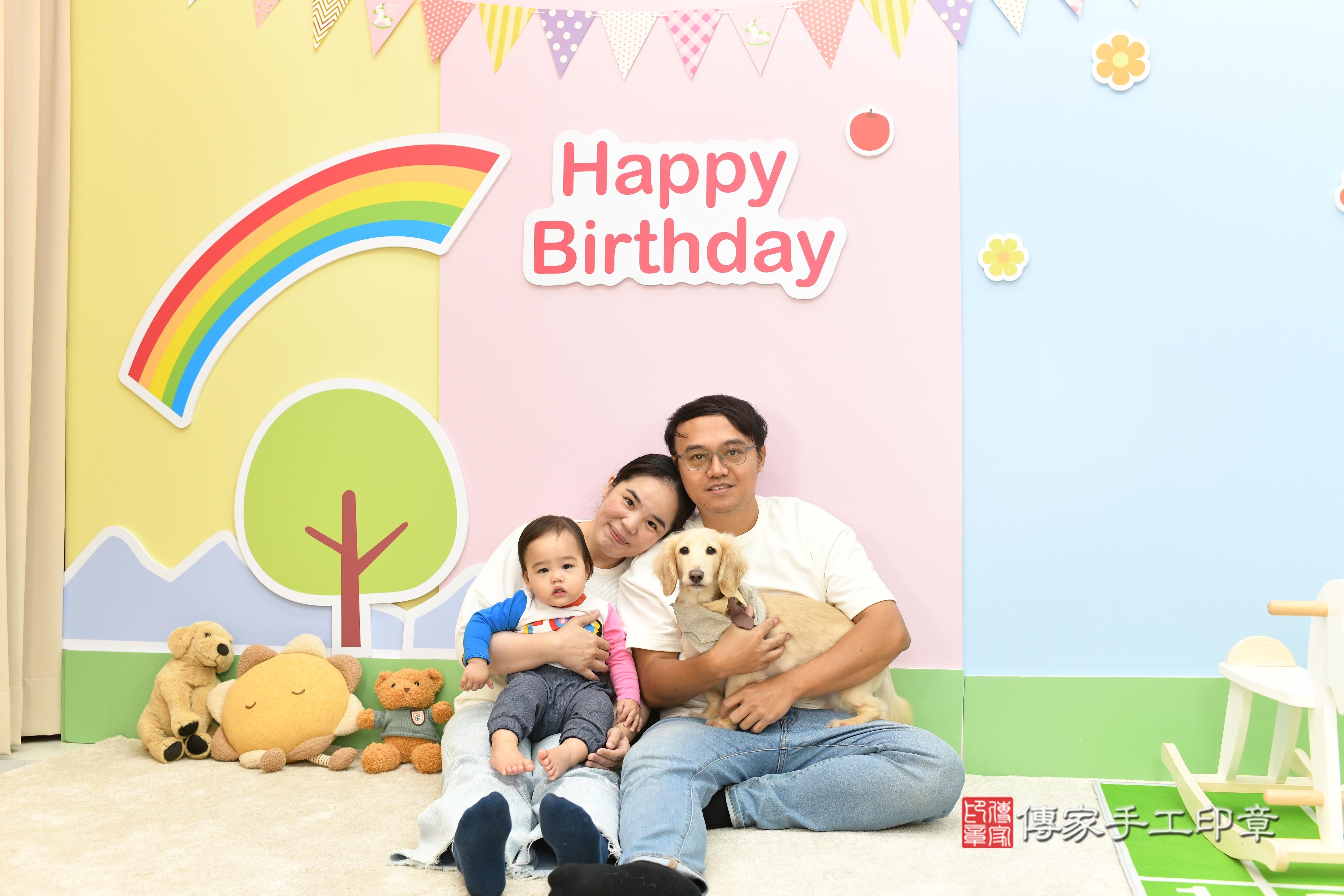 傳家手工印章高雄店、抓周、度脺、美式風會場、傳家嬰兒古禮、吉祥話、抓周道具物品24種、拍照。抓周證書。寶寶抓周、滿周歲、生日快樂、祝福