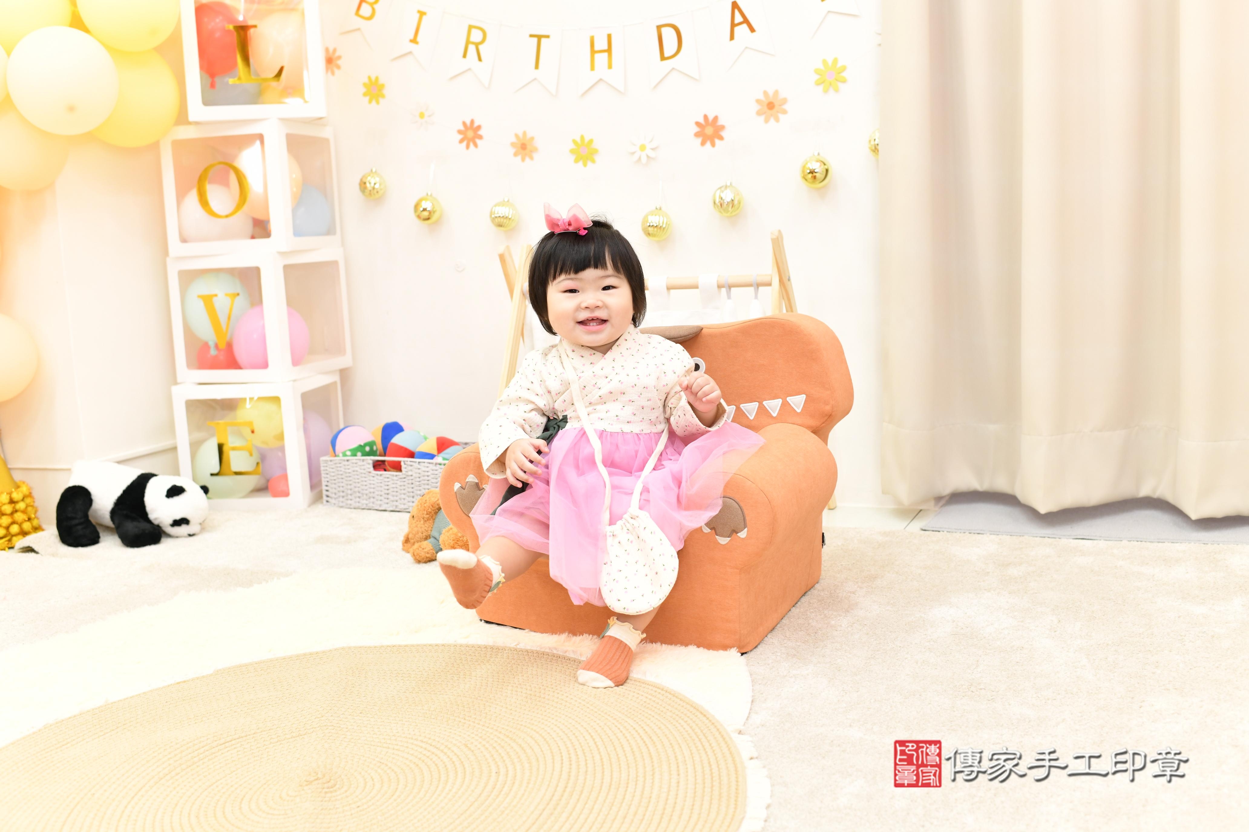 笑聲與祝福交織：抓週儀式的美好記憶！高雄市鳳山區嫣嫣寶貝抓周 .....，案例照