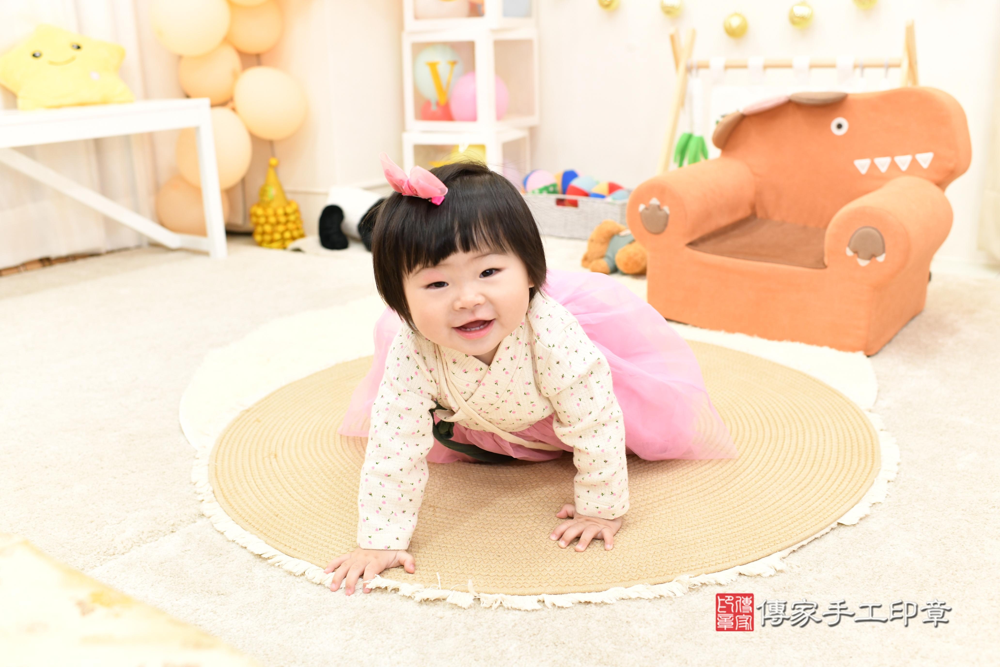 傳家手工印章高雄店、抓周、度脺、美式風會場、傳家嬰兒古禮、吉祥話、抓周道具物品24種、拍照。抓周證書。寶寶抓周、滿周歲、生日快樂、祝福