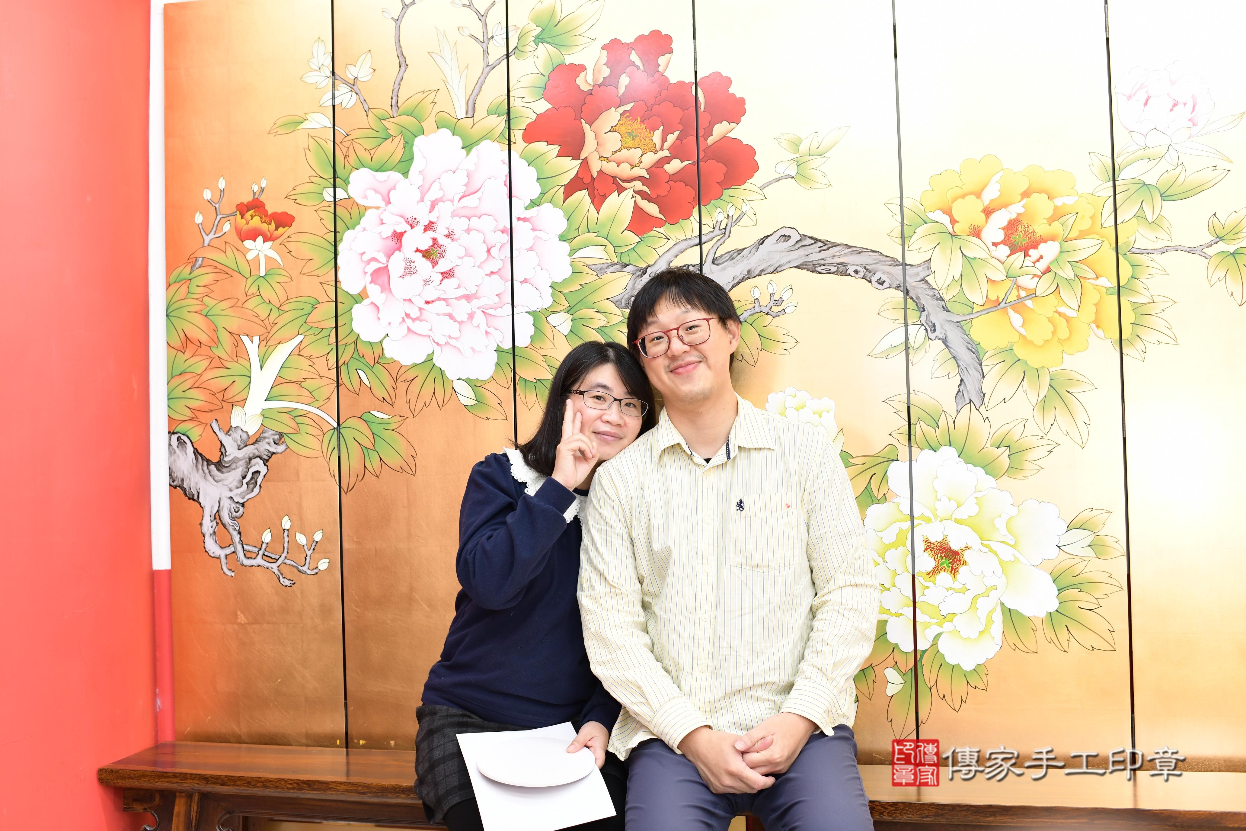 傳家手工印章高雄店、抓周、度脺、美式風會場、傳家嬰兒古禮、吉祥話、抓周道具物品24種、拍照。抓周證書。寶寶抓周、滿周歲、生日快樂、祝福