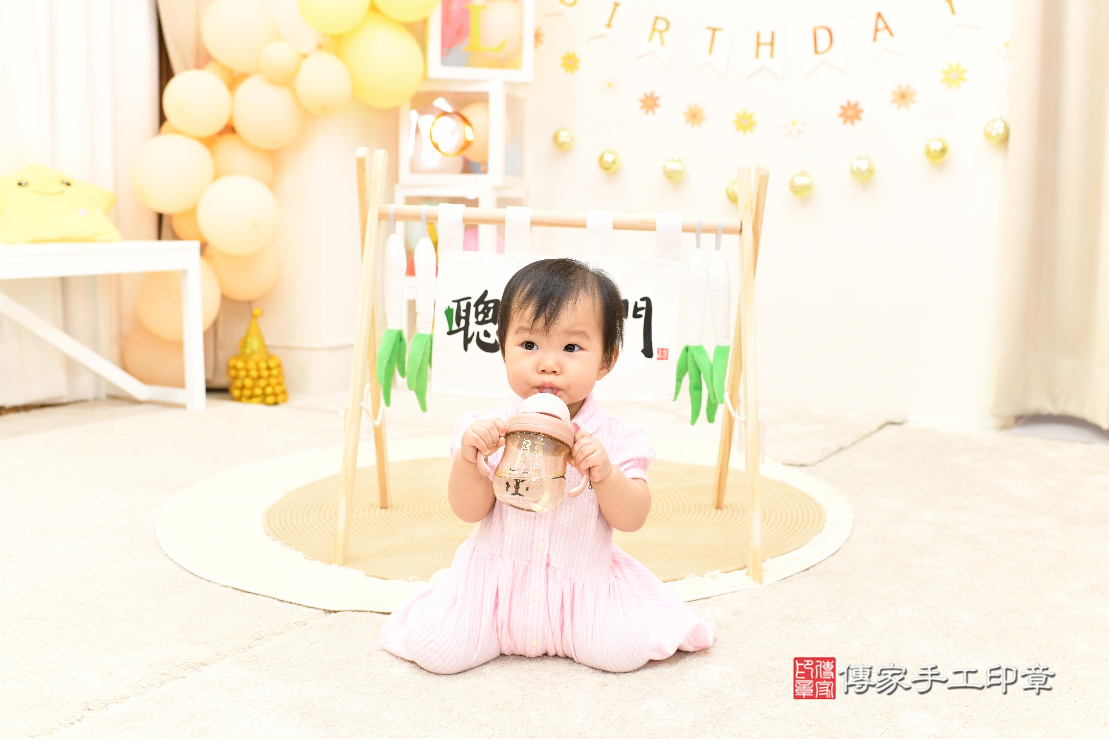 傳家手工印章高雄店、抓周、度脺、美式風會場、傳家嬰兒古禮、吉祥話、抓周道具物品24種、拍照。抓周證書。寶寶抓周、滿周歲、生日快樂、祝福