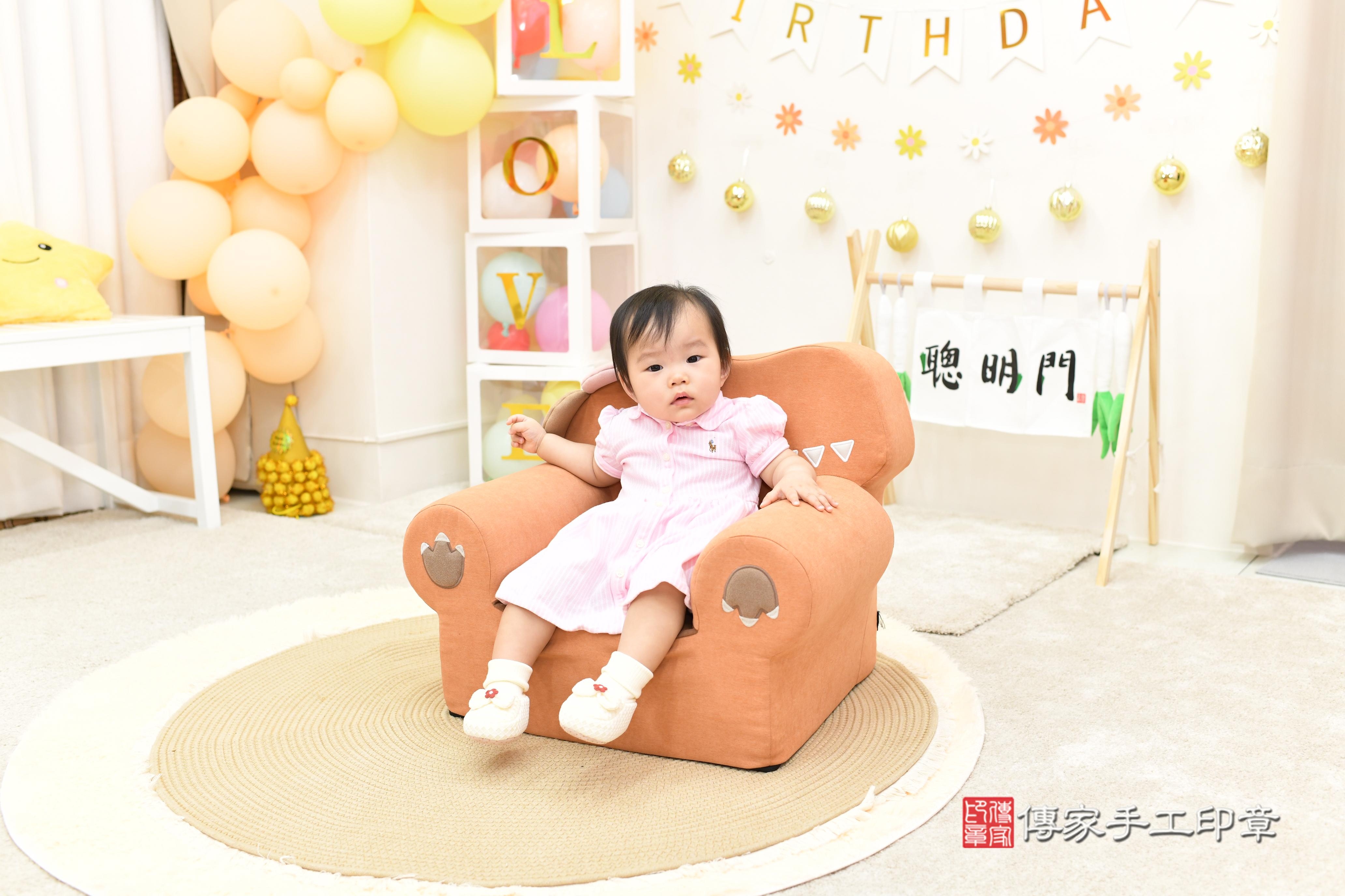 傳家手工印章高雄店、抓周、度脺、美式風會場、傳家嬰兒古禮、吉祥話、抓周道具物品24種、拍照。抓周證書。寶寶抓周、滿周歲、生日快樂、祝福